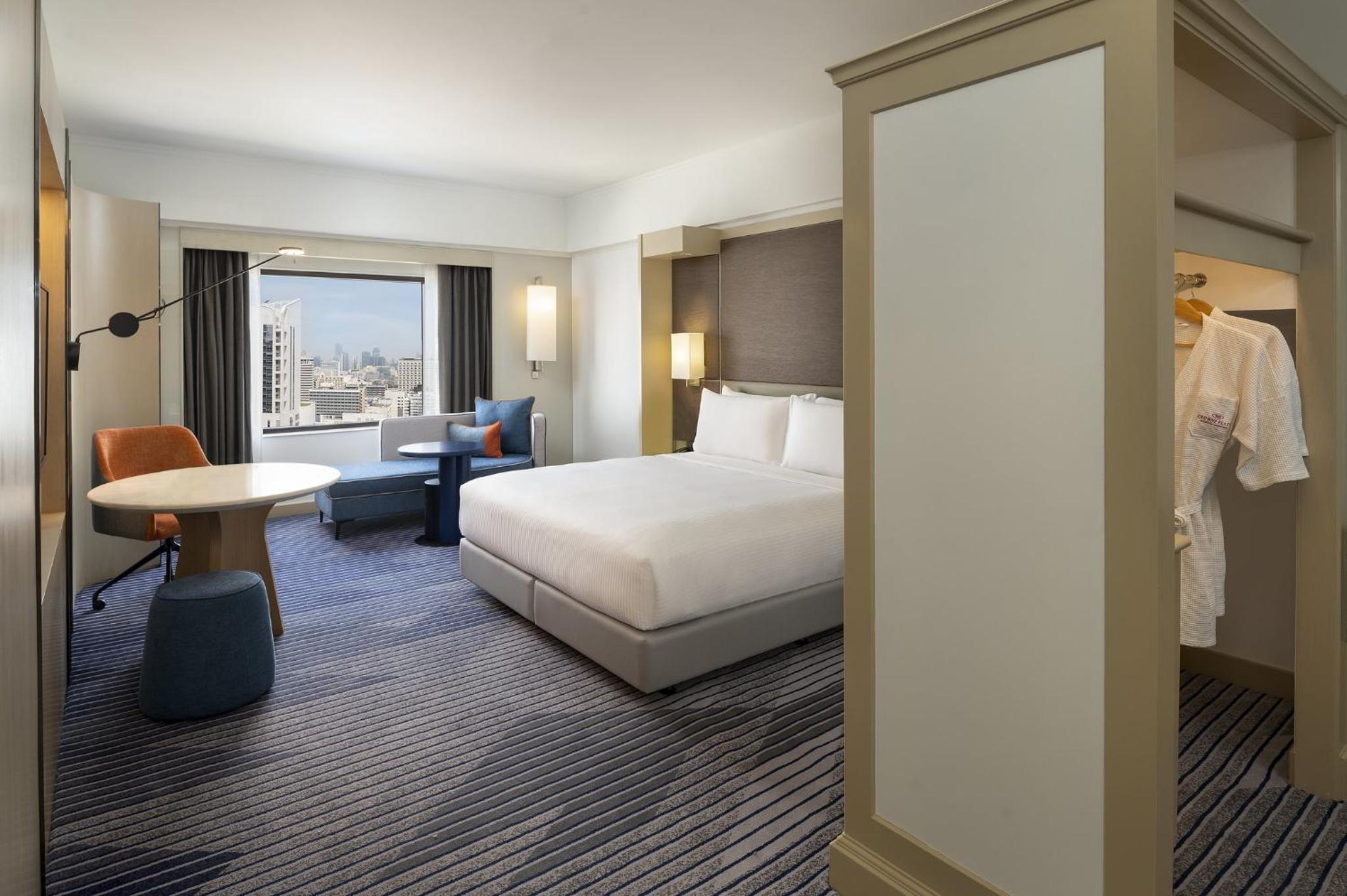 Premium King Room - Lounge Access photo 3