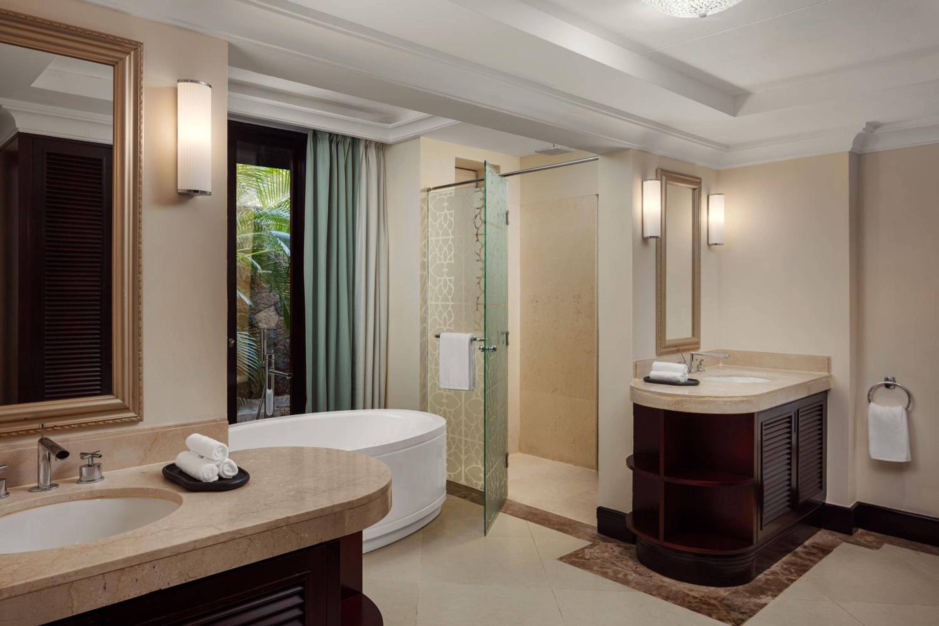 Junior Suite - King - Photo 3