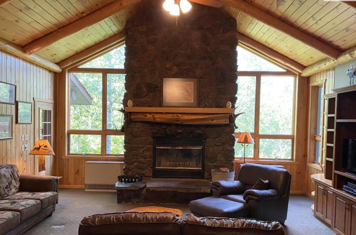 5 Bedroom Gunflint Lake Home photo 2