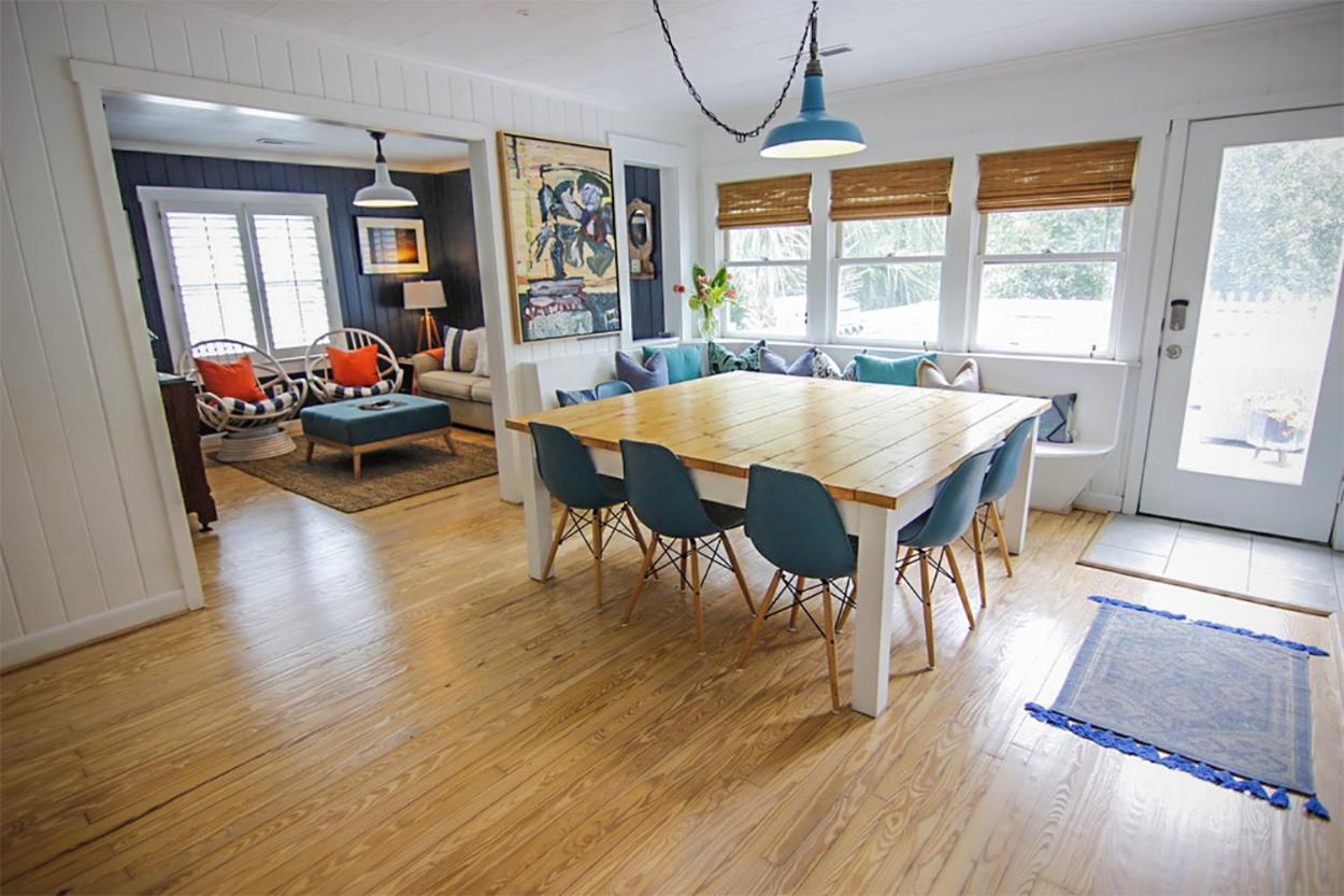 Five-Bedroom House photo 1