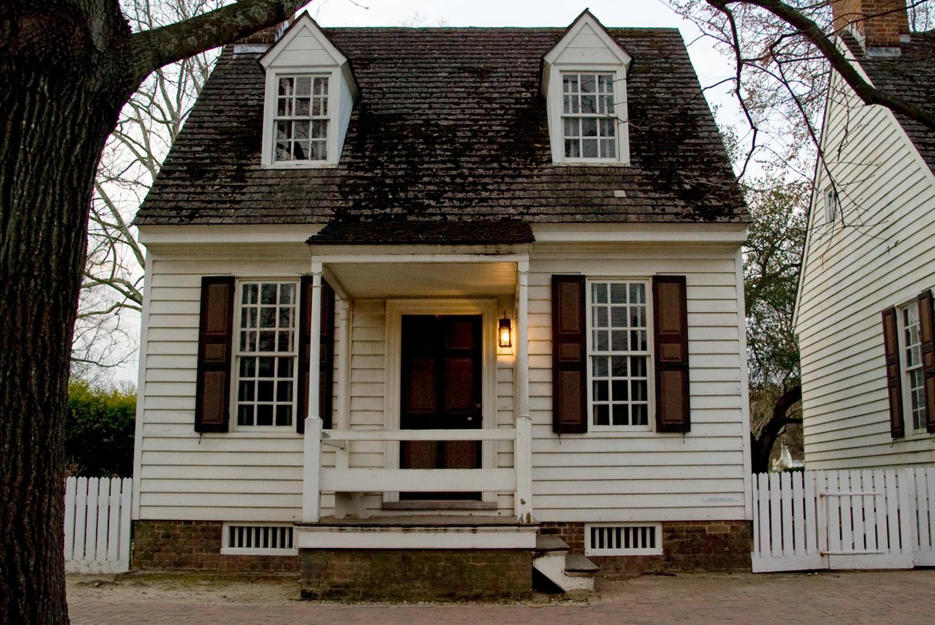 Deluxe Two-Bedroom Standalone Colonial House