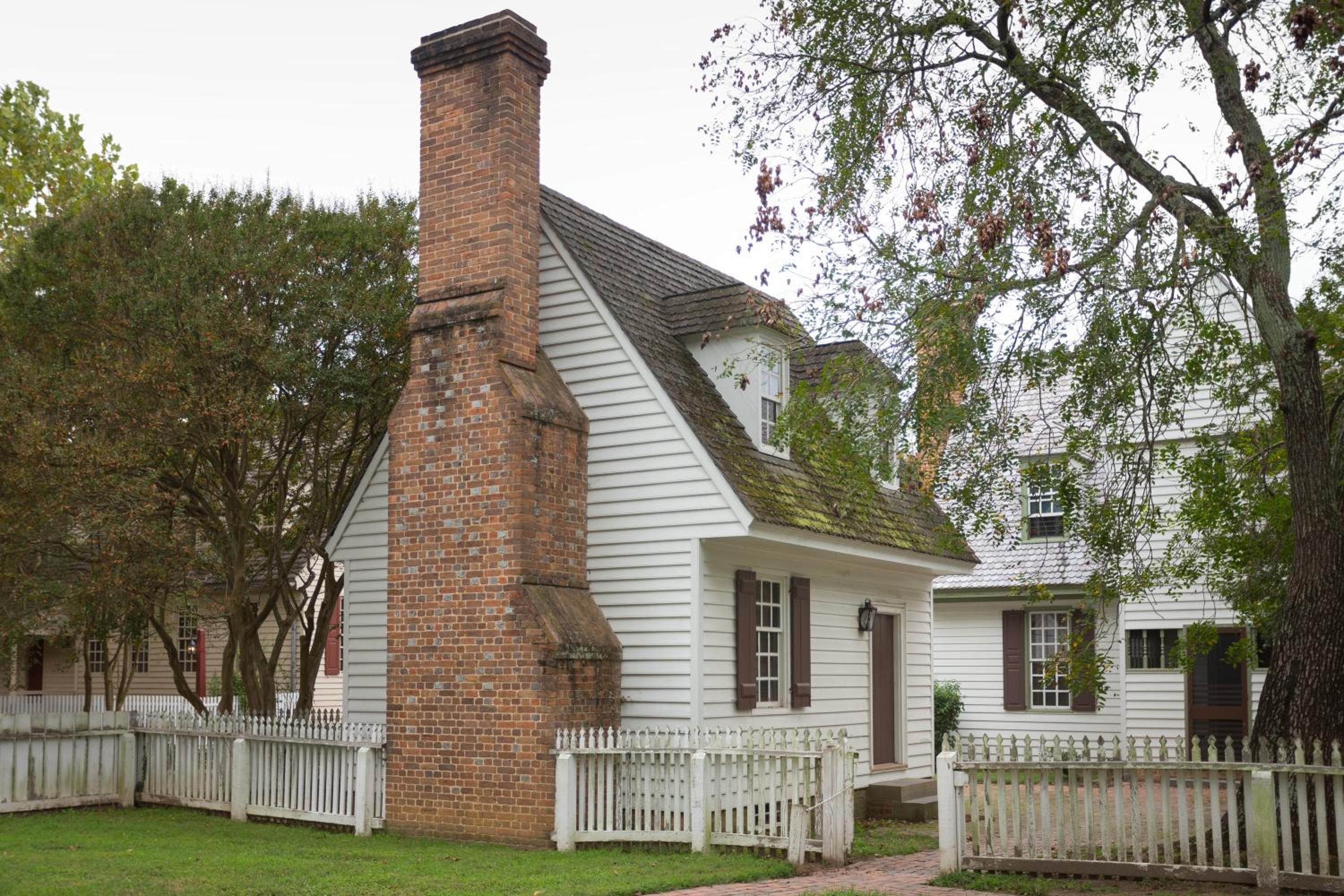 One Bedroom Standalone Colonial House with the garden view