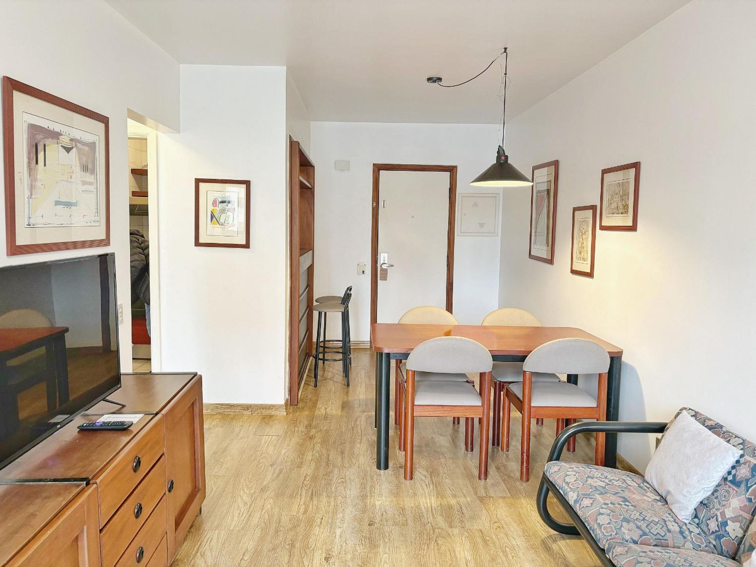 Apartment photo 2