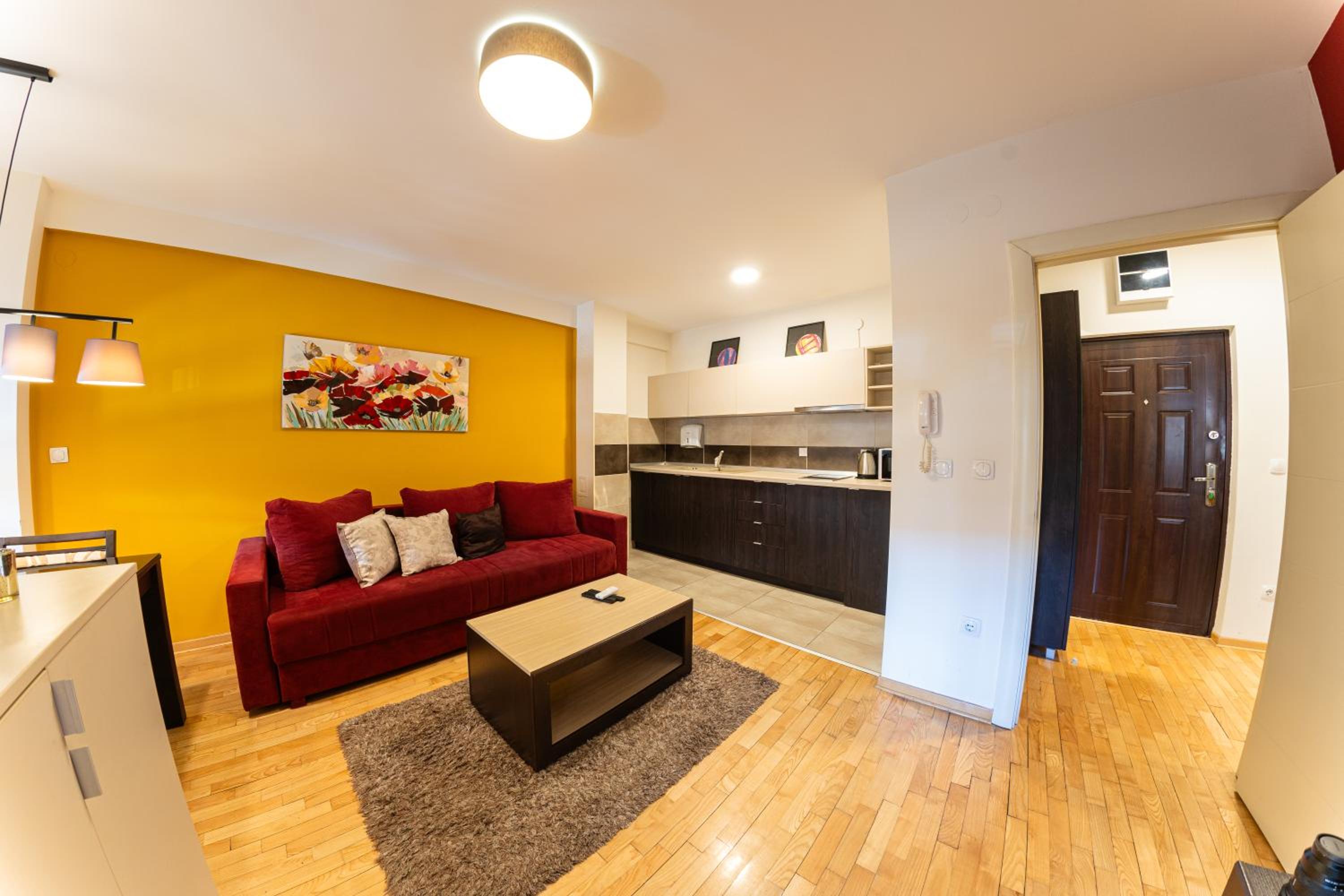 One-Bedroom Apartment with Balcony - Photo 3