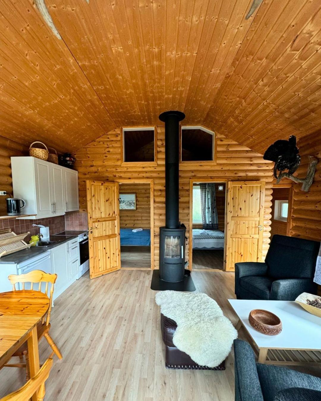 Three-Bedroom House photo 3
