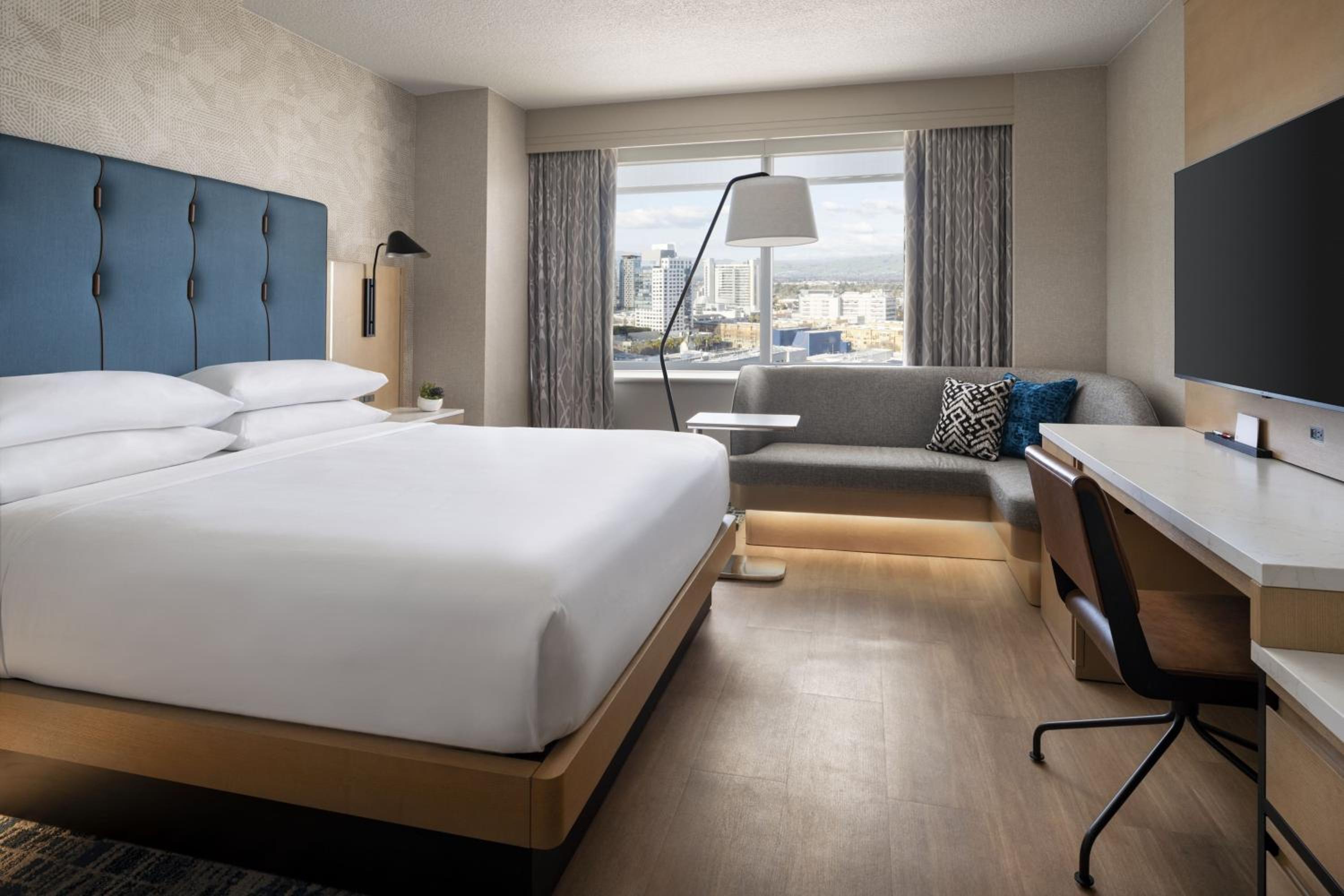 City View Guest Room, 1 King Bed - Photo 5