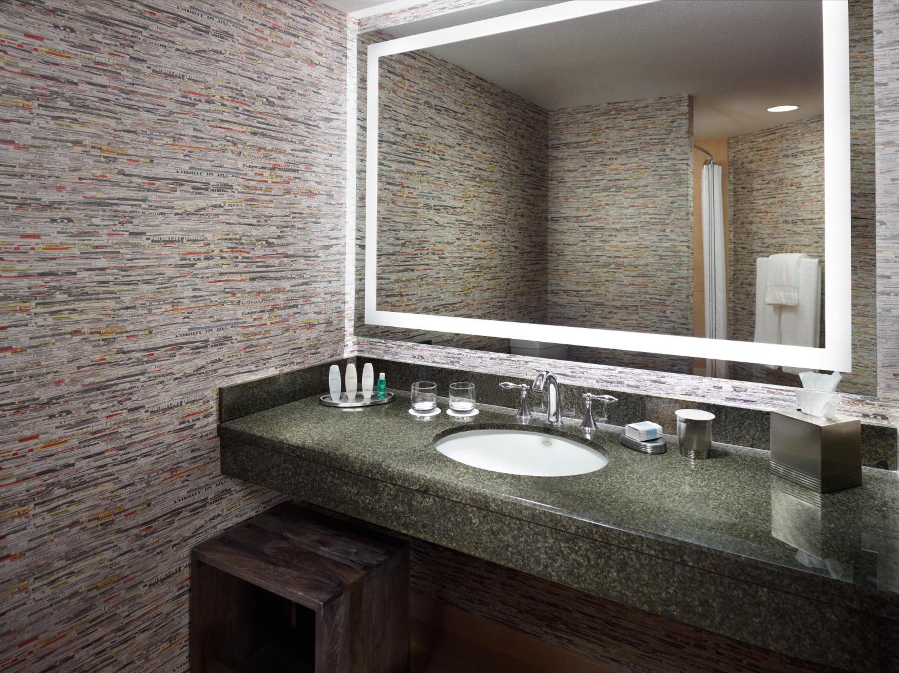Deluxe Premium Room - 2 Queen Beds - Photo 8