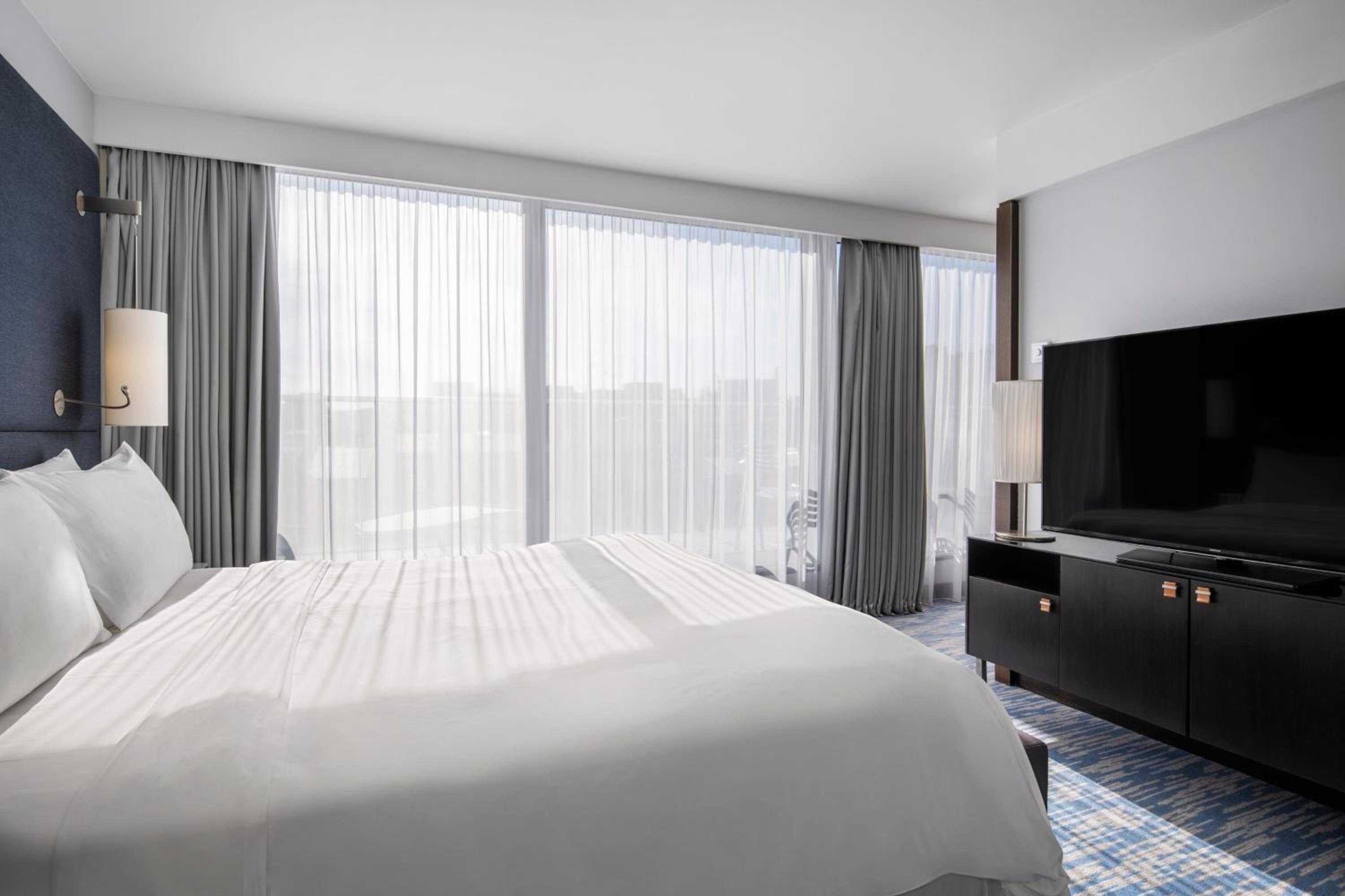 Chambre avec Terrasse et Petit-Déjeuner – Vue sur Toits de Paris et Tour Eiffel Chambre avec Terrasse et Petit-Déjeuner – Vue sur Toits de Paris et Tour Eiffel