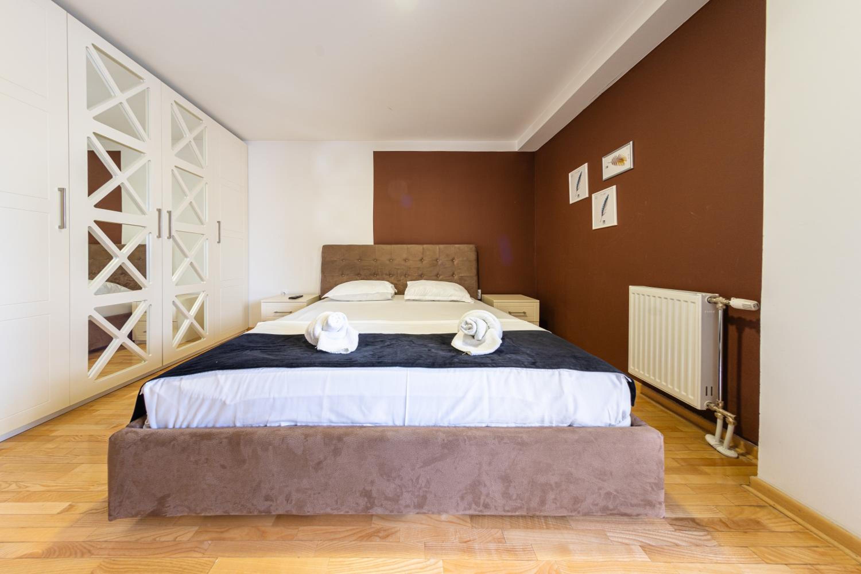 Superior One-Bedroom Apartment with Balcony