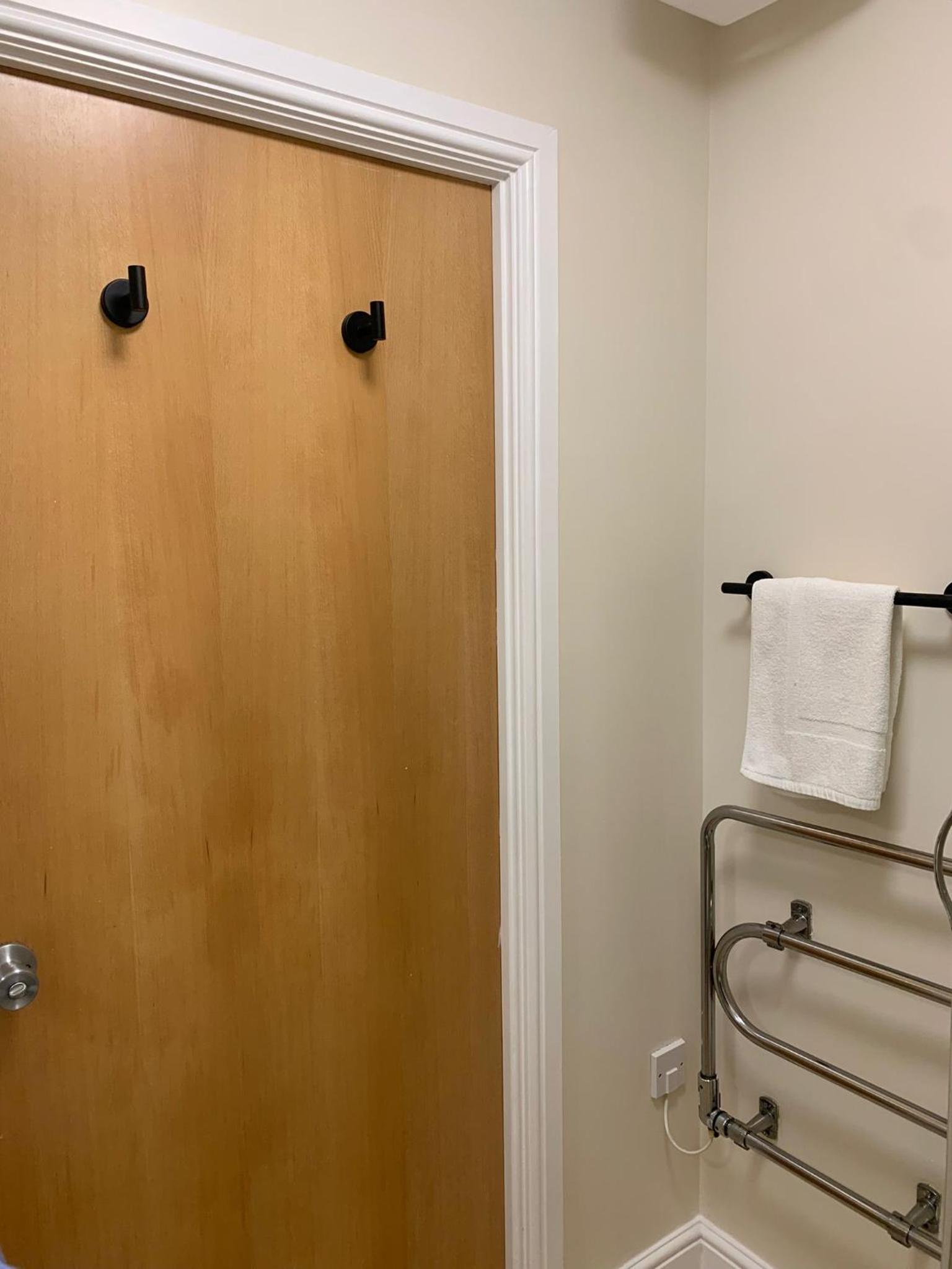 Standard Twin Room - Photo 4