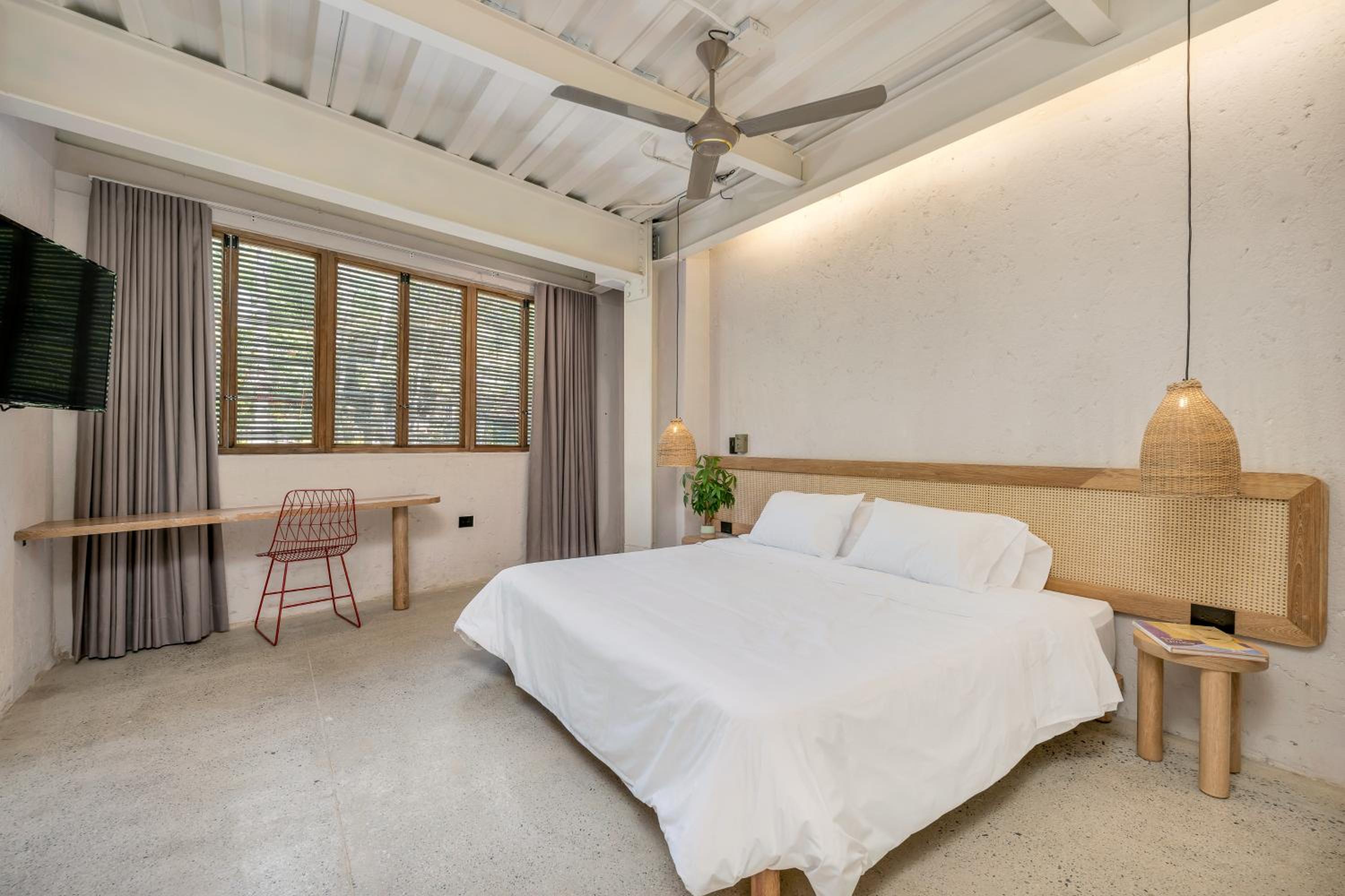 Deluxe King Suite
