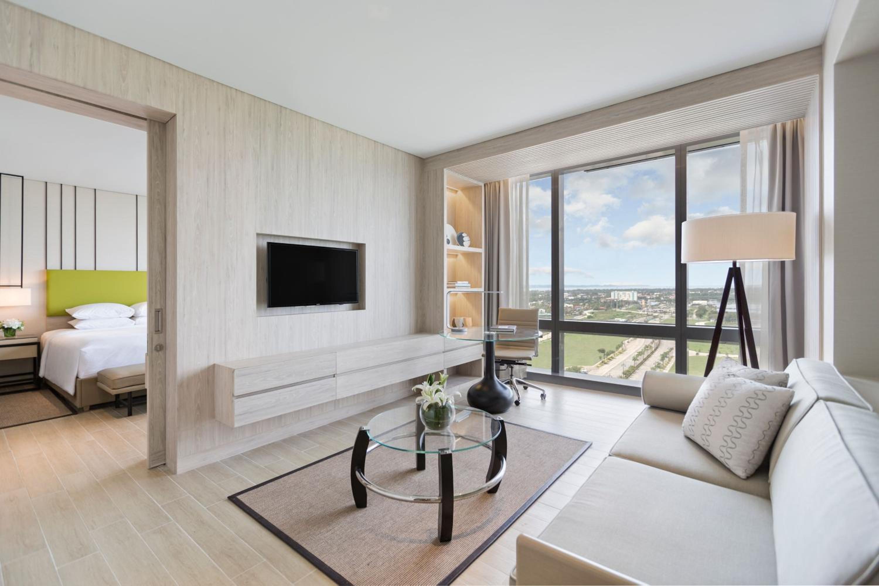 Junior Suite, 1 King, City view