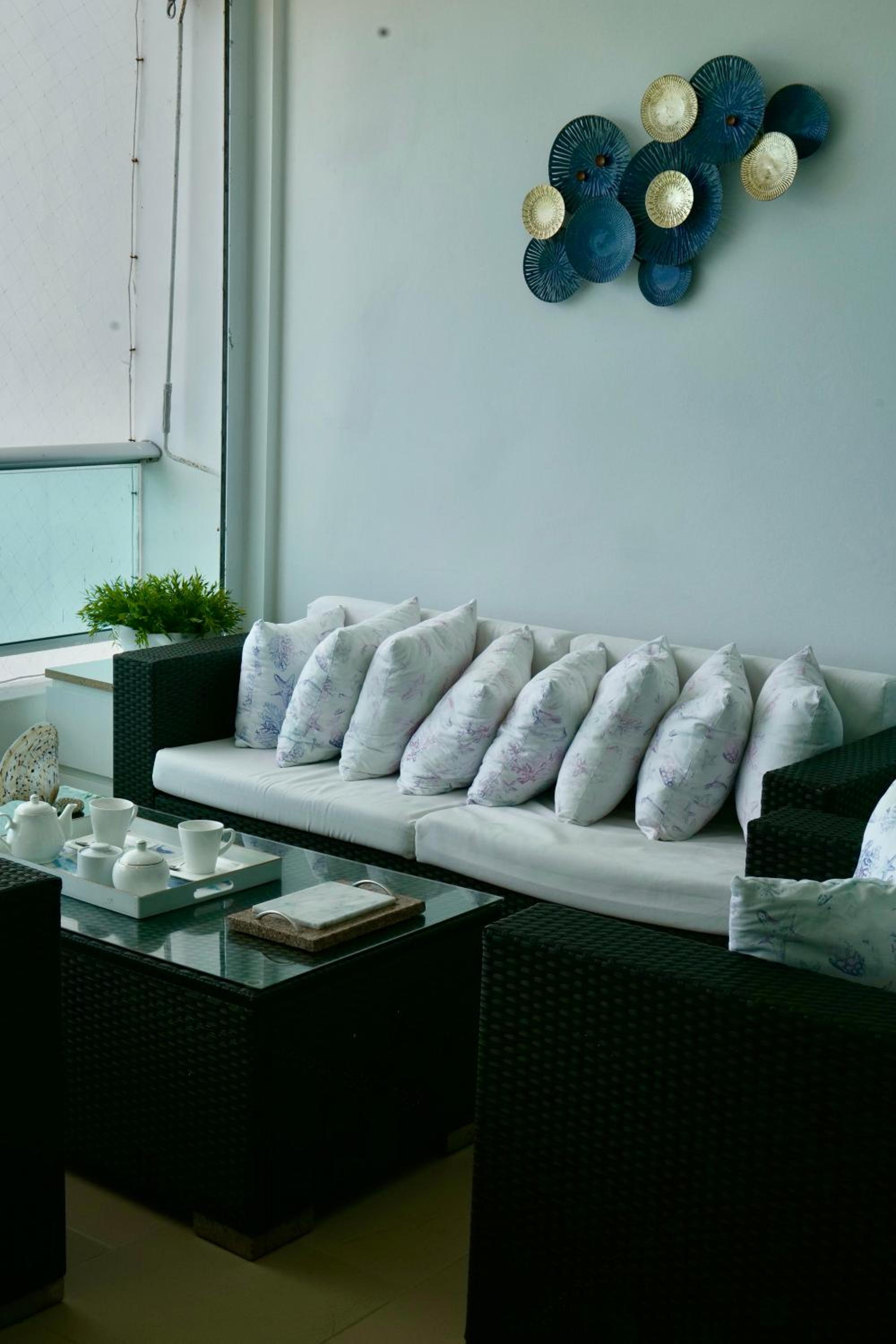 Two-Bedroom Apartment with Balcony and Sea View photo 2