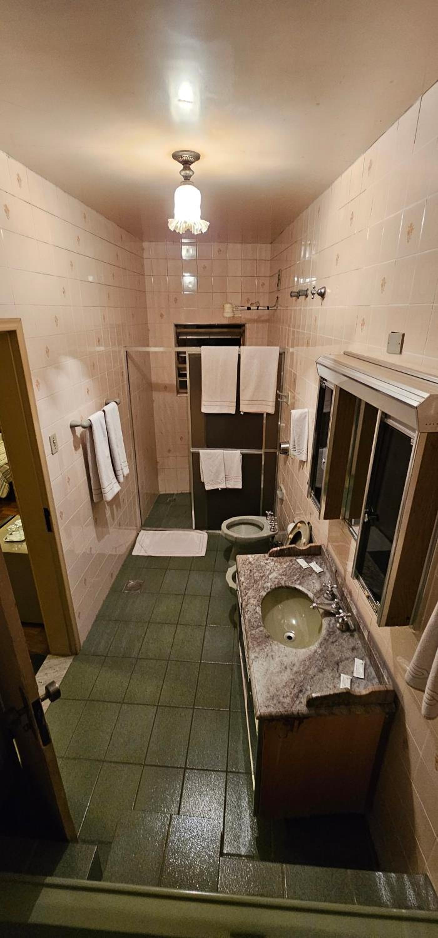 Quadruple Room with Private Bathroom - Photo 5