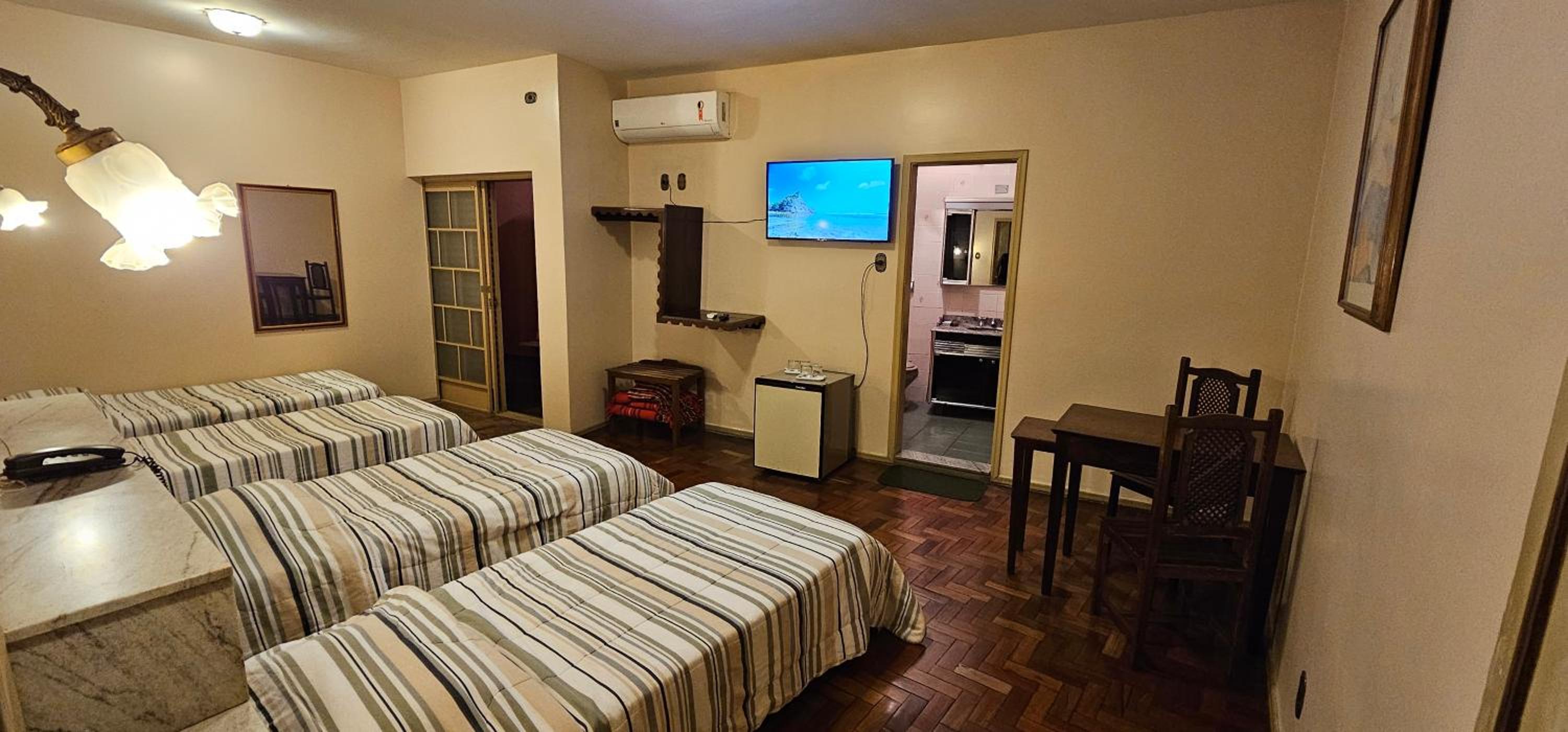 Quadruple Room with Private Bathroom - Photo 1