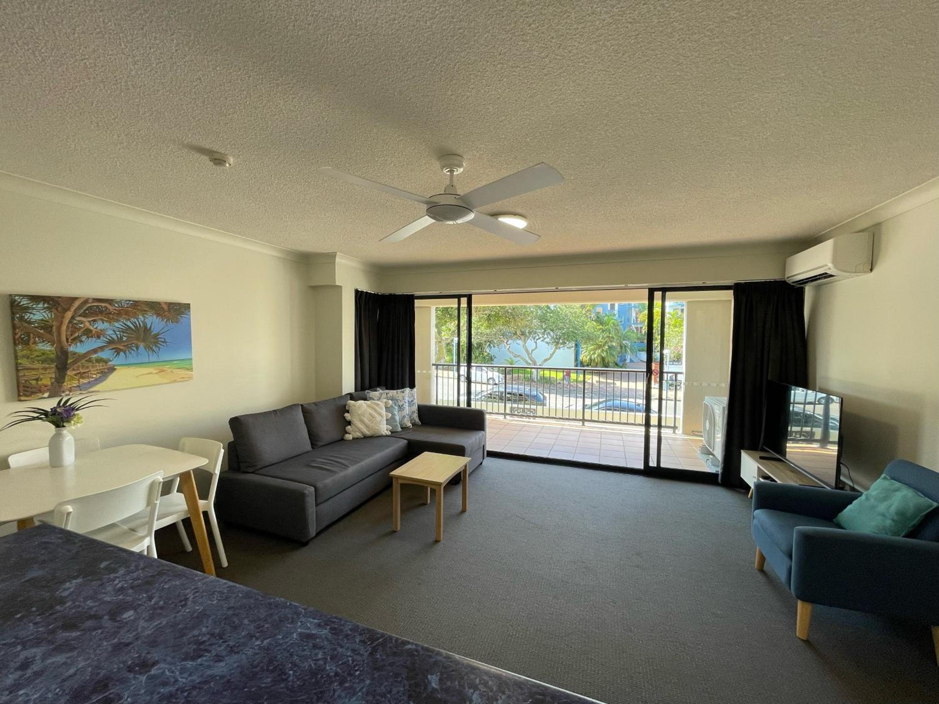 Large One Bedroom Apartment - Wheelchair Friendly photo 3