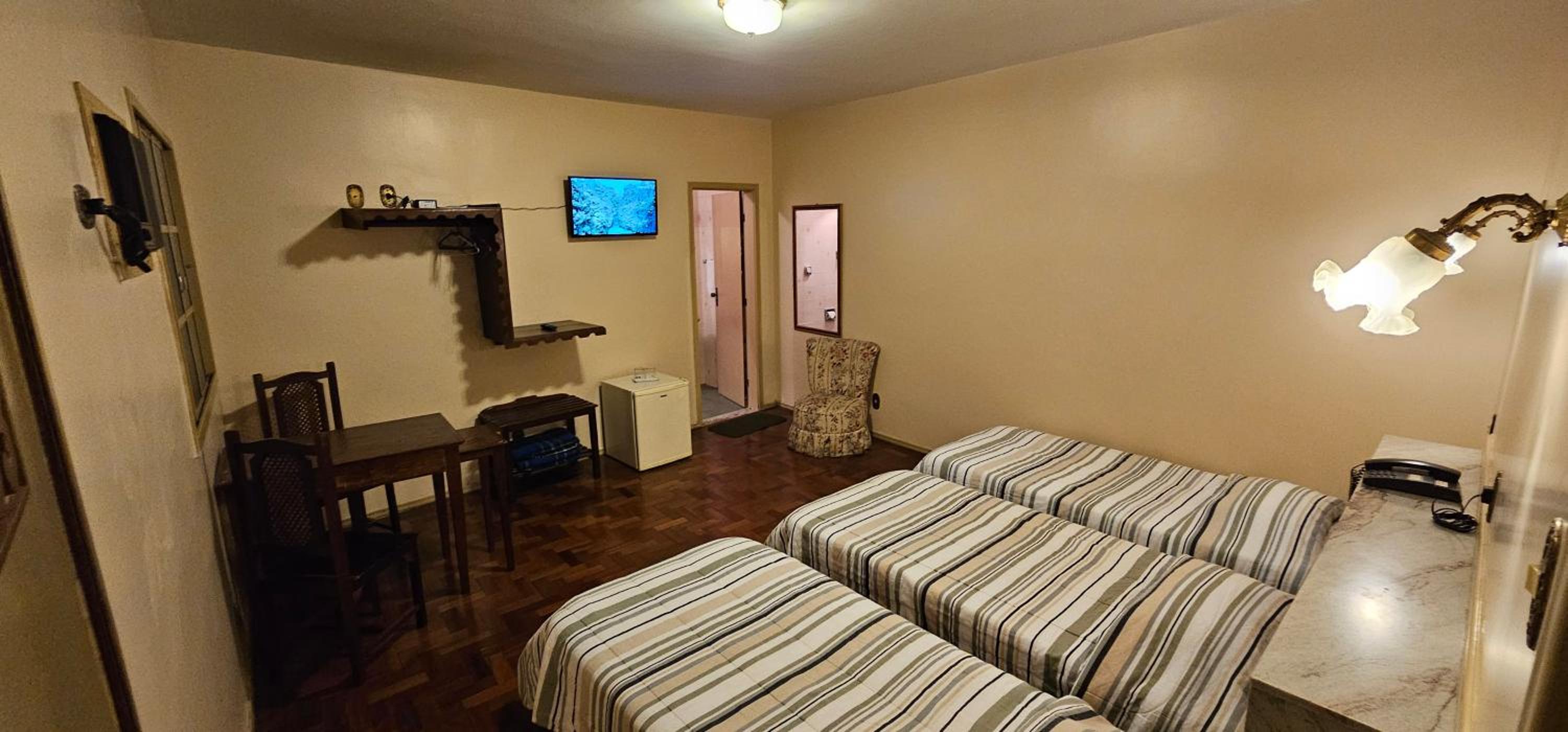Triple Room with Private Bathroom - Photo 4
