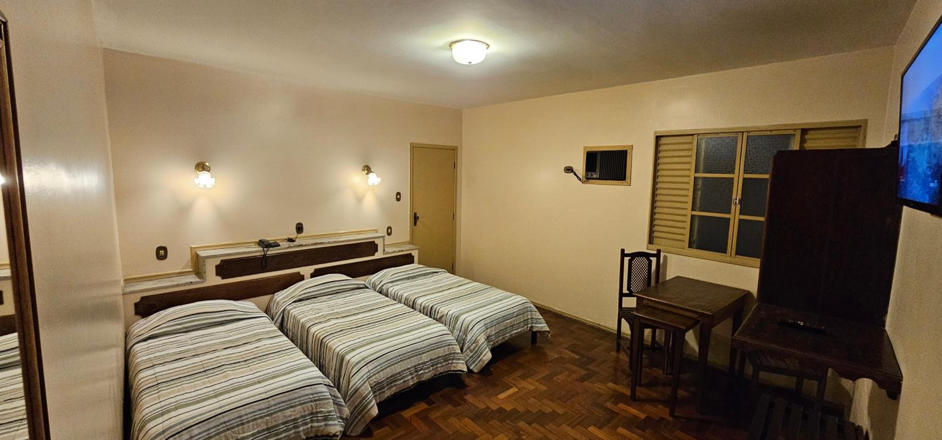 Triple Room with Private Bathroom - Photo 3