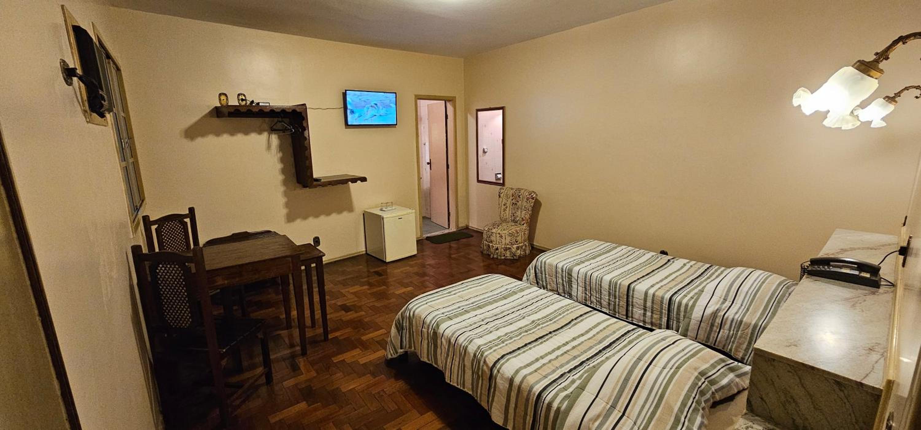 Family Room with Private Bathroom photo 1