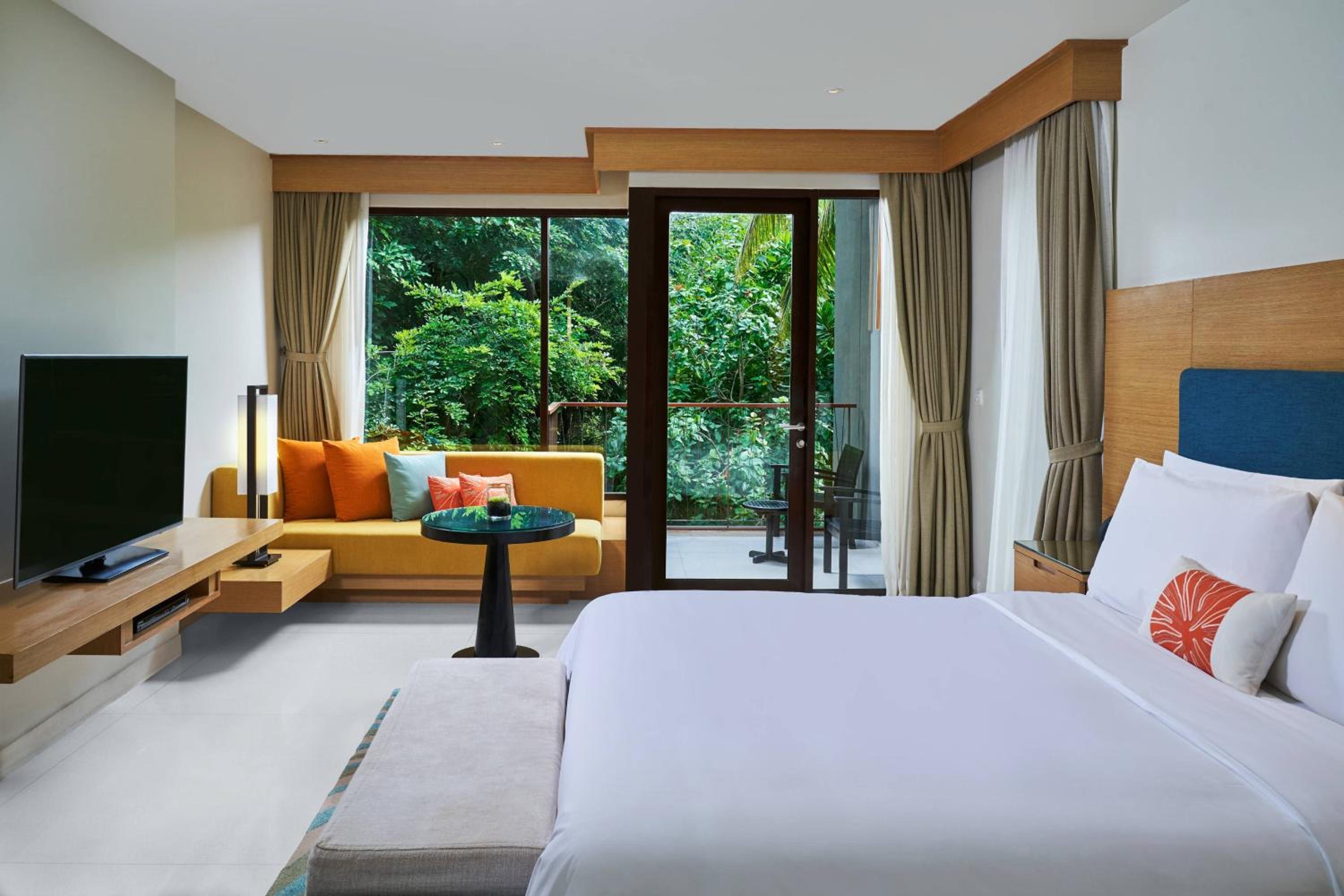 One-Bedroom Suite Resort View (Newly Renovated)