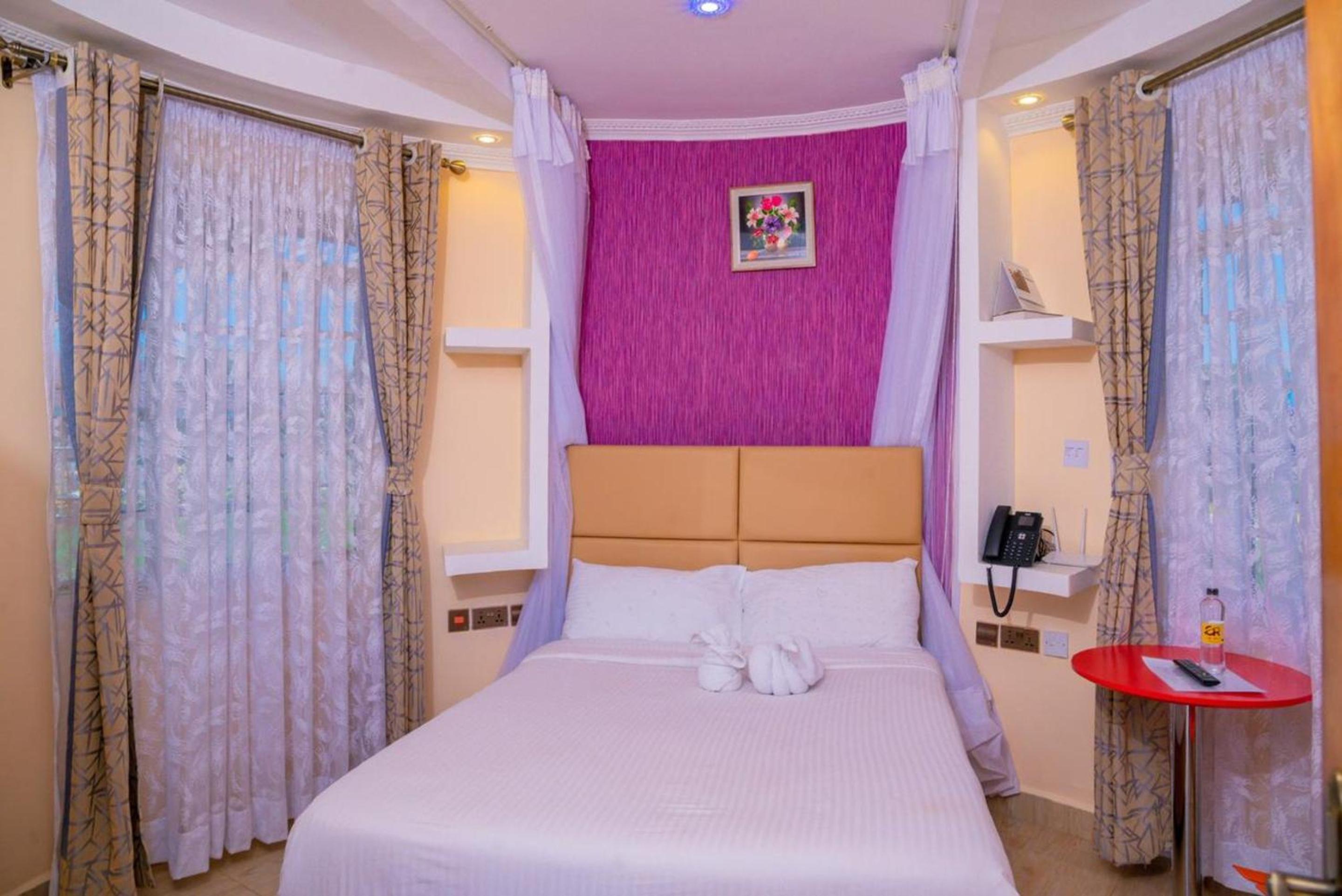 Standard Double Room photo 3