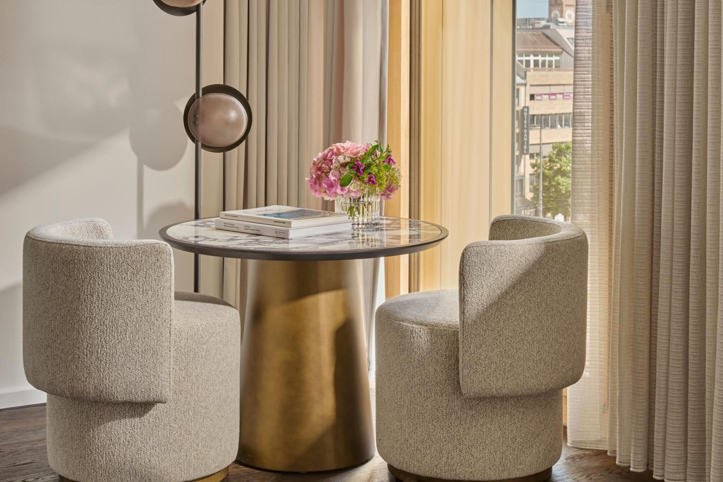 Deluxe King Room - Photo 3