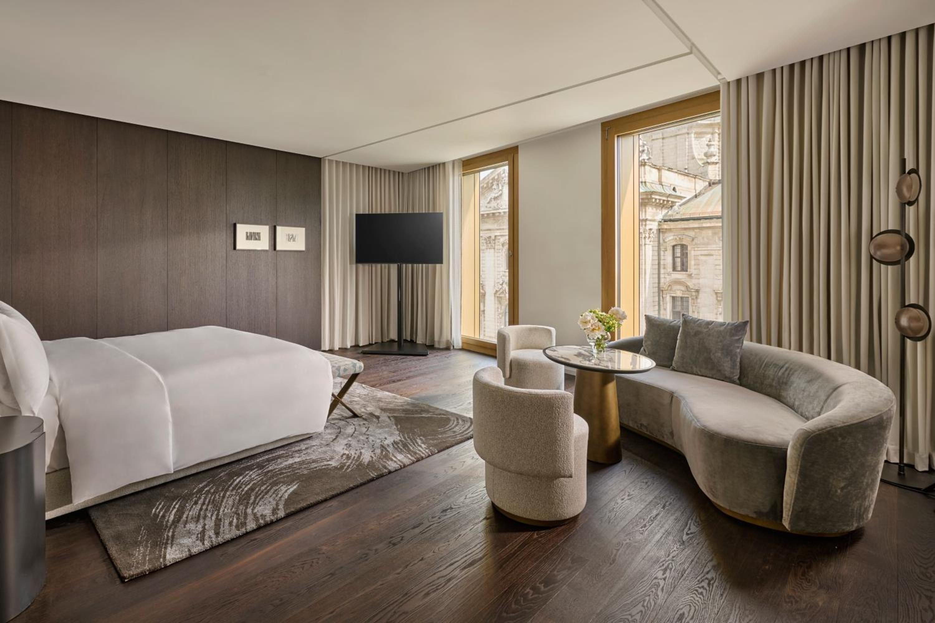 One-Bedroom Junior Suite - Photo 4