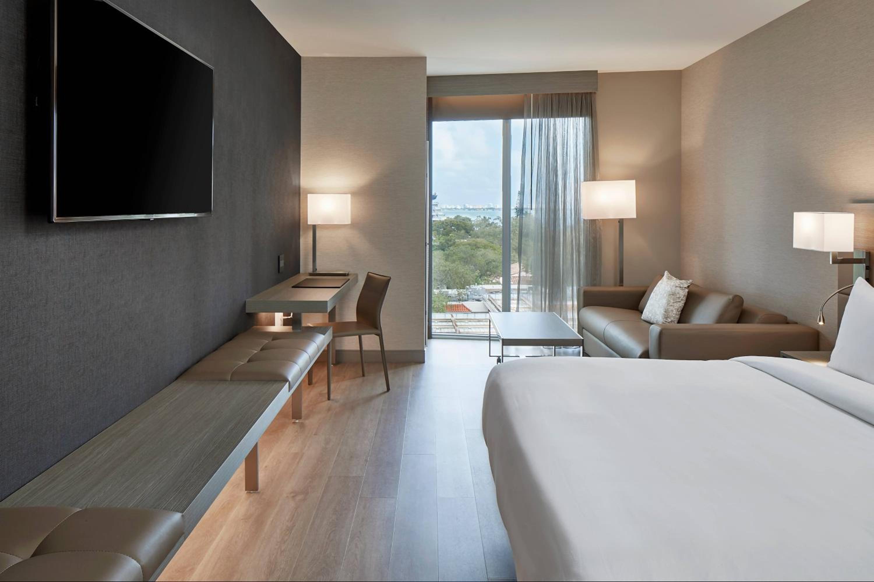 Guest room, 1 King, Sofa bed, Bay view, Corner room