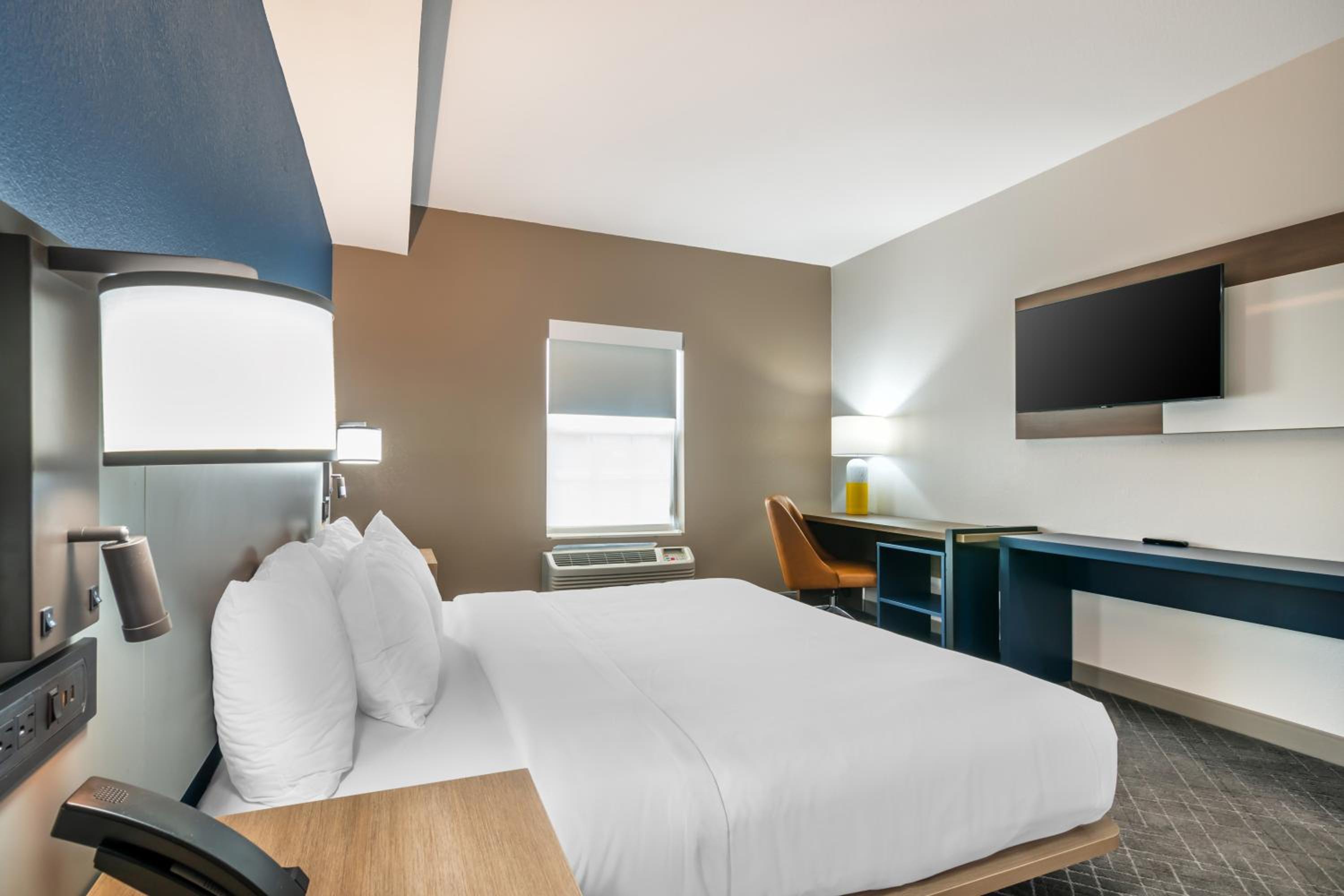 King Room - Disability Access/Non-Smoking - Photo 8
