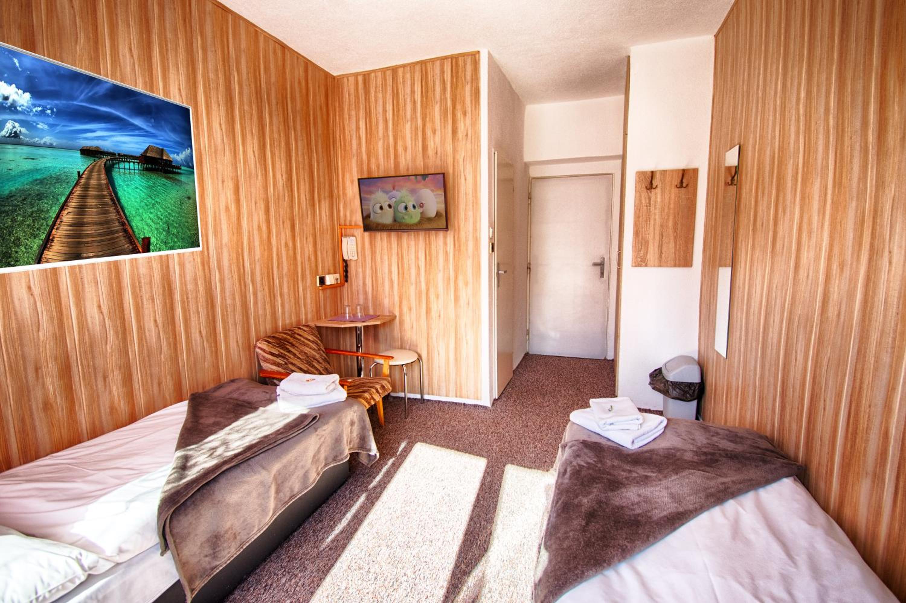 Double or Twin Room photo 3