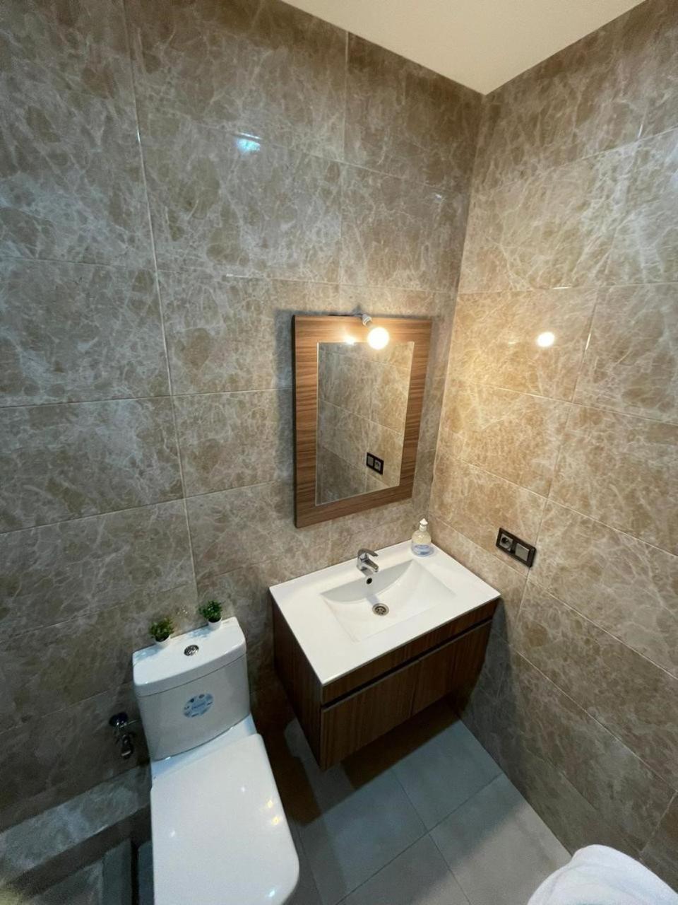 One-Bedroom Apartment photo 2