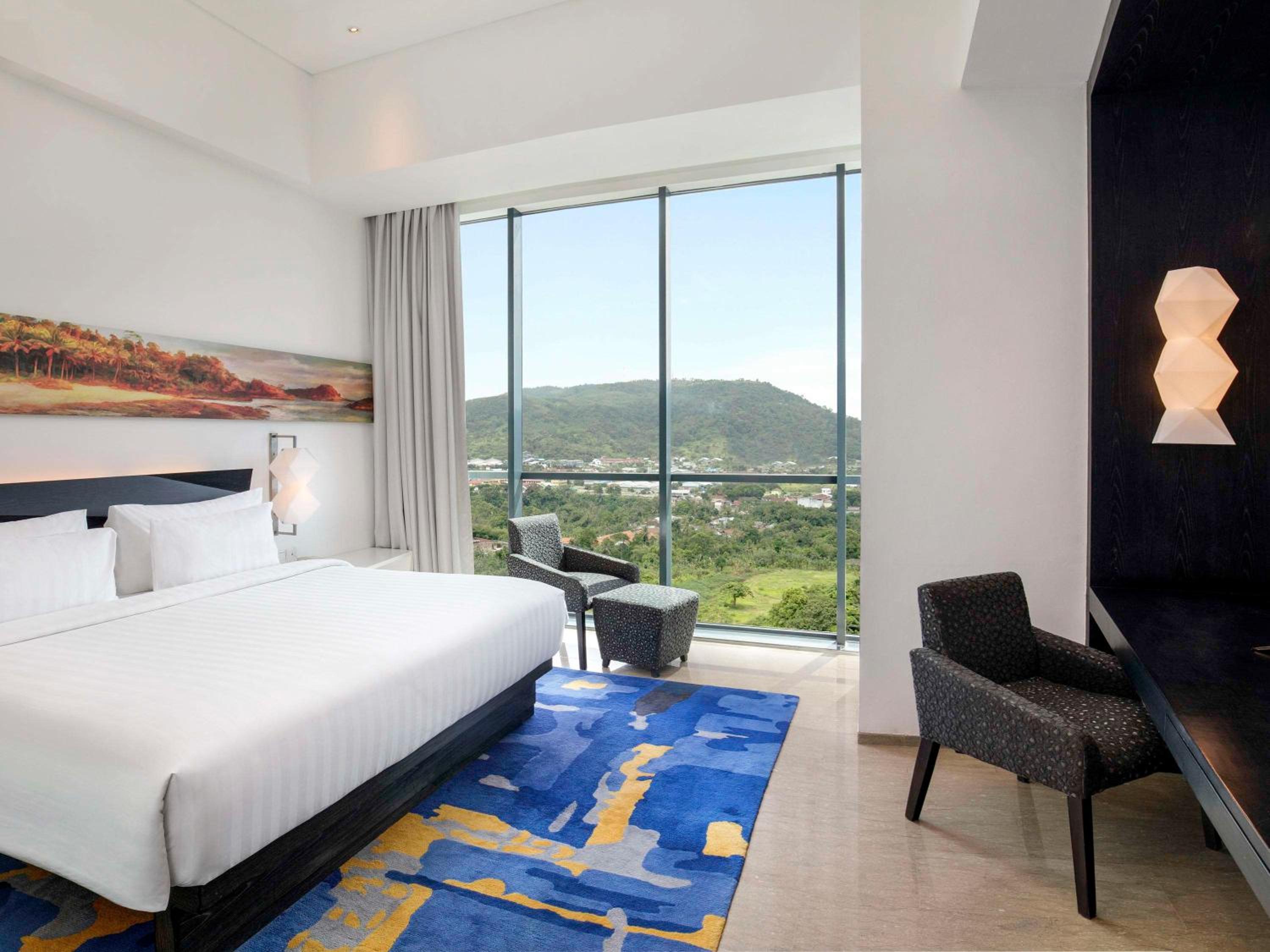 Executive King Room with Mountain View - Photo 1