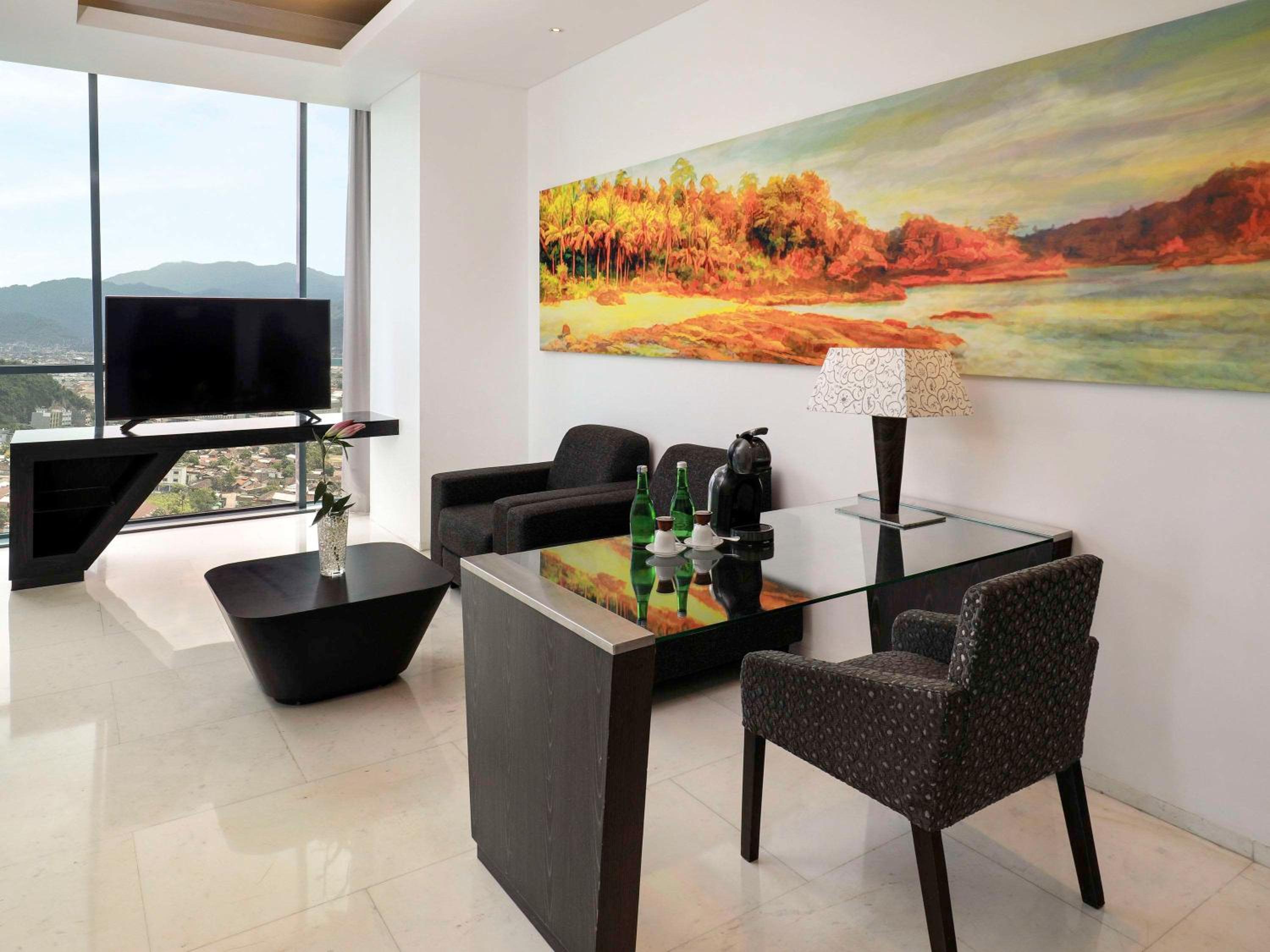 Executive Suite One King