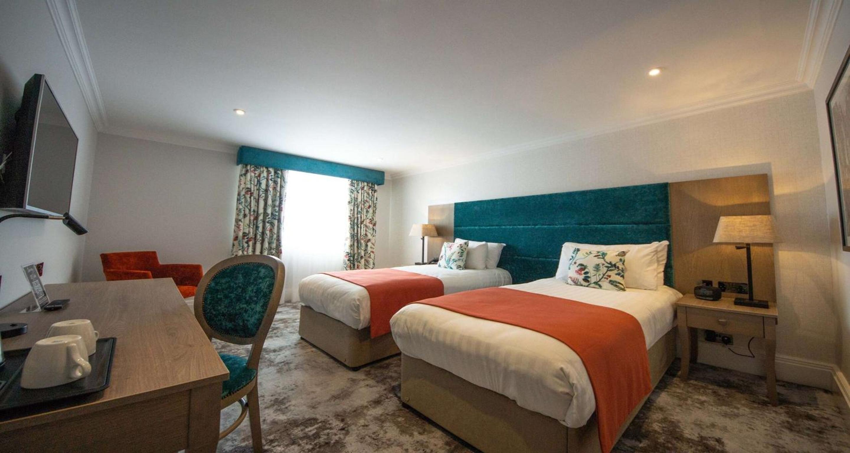 Standard Twin Room - Photo 1