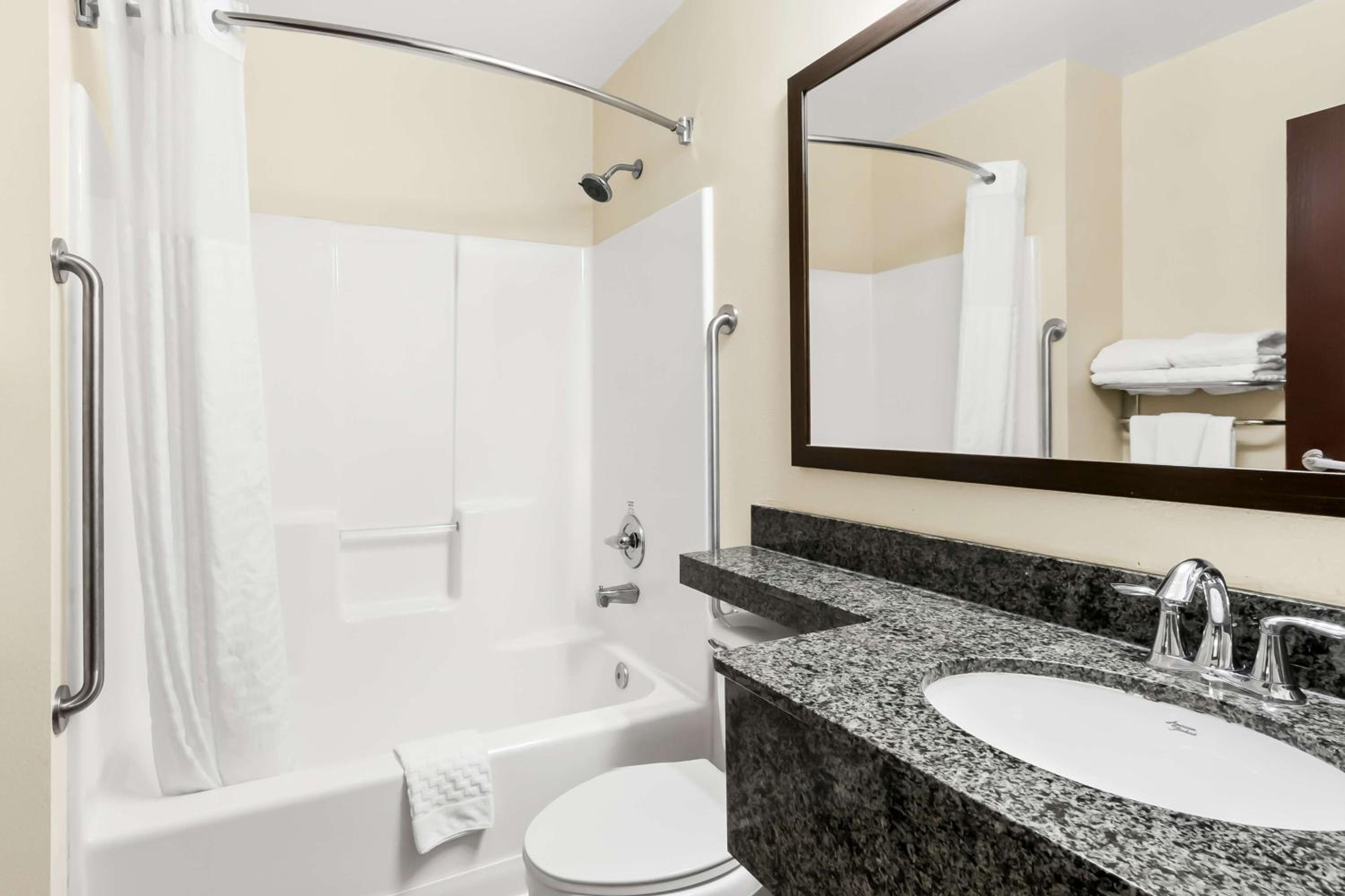 Suite with Two Double Beds - Disability Access - Photo 2