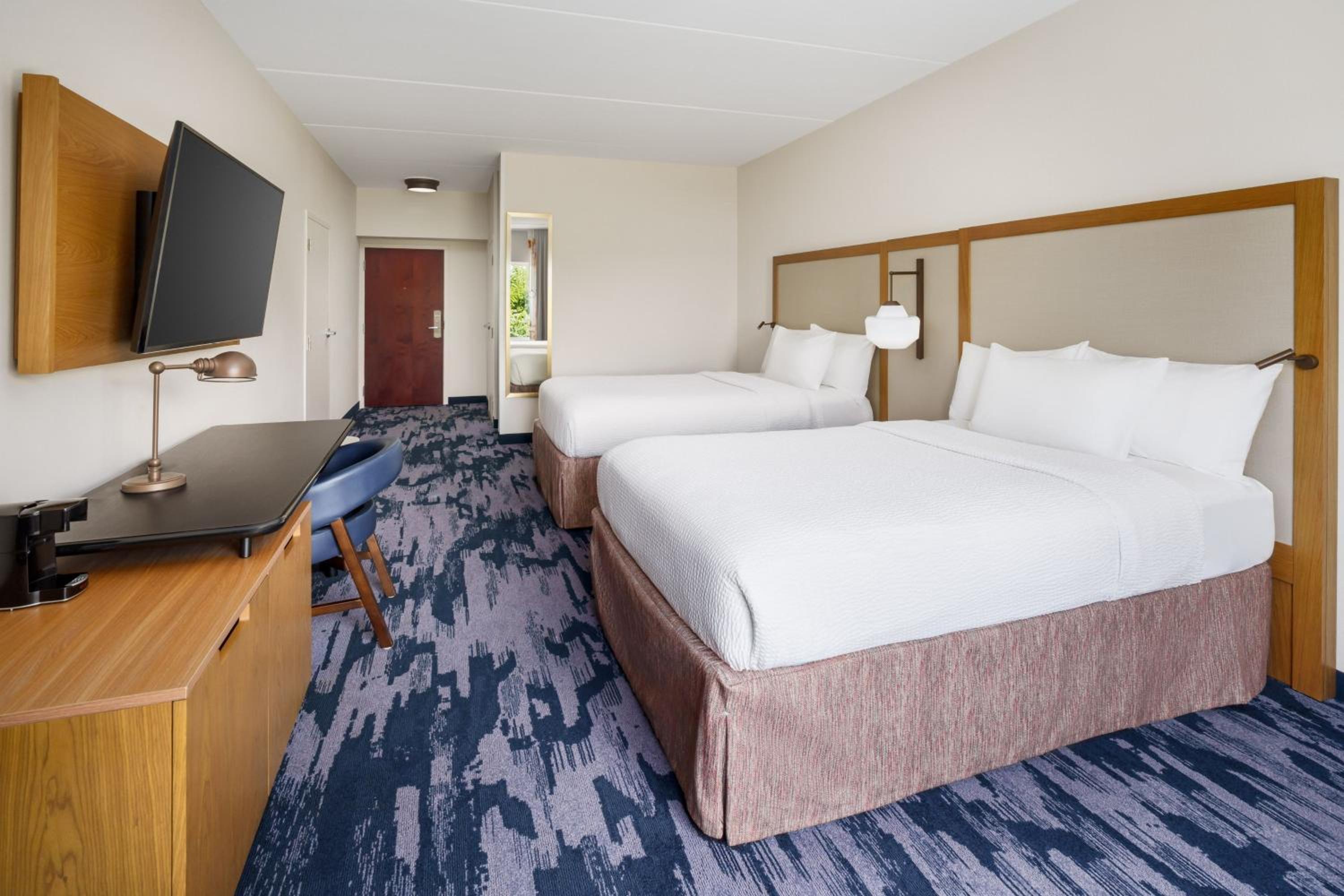 Double Room with Two Double Beds - Photo 2