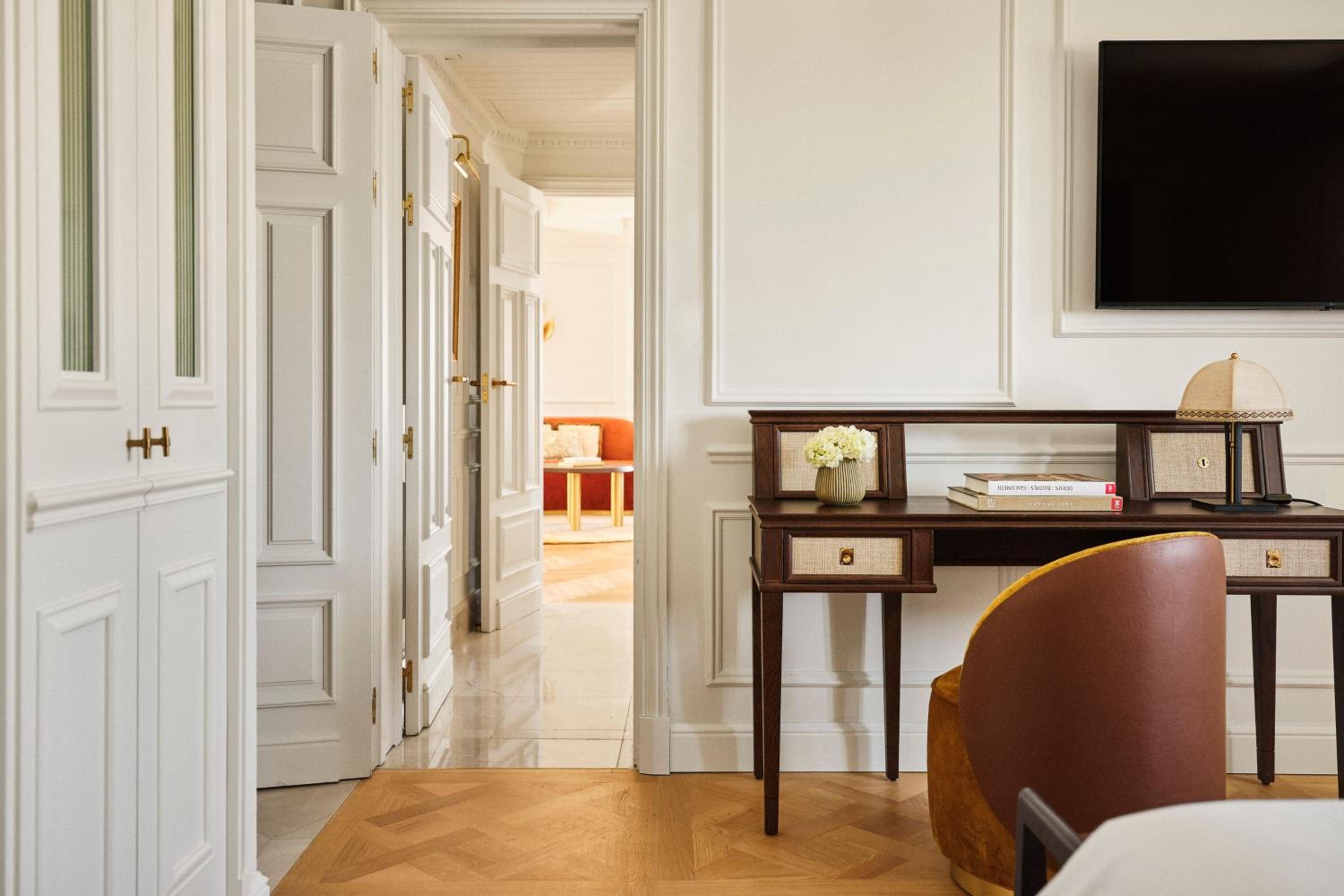 Cortes Suite
