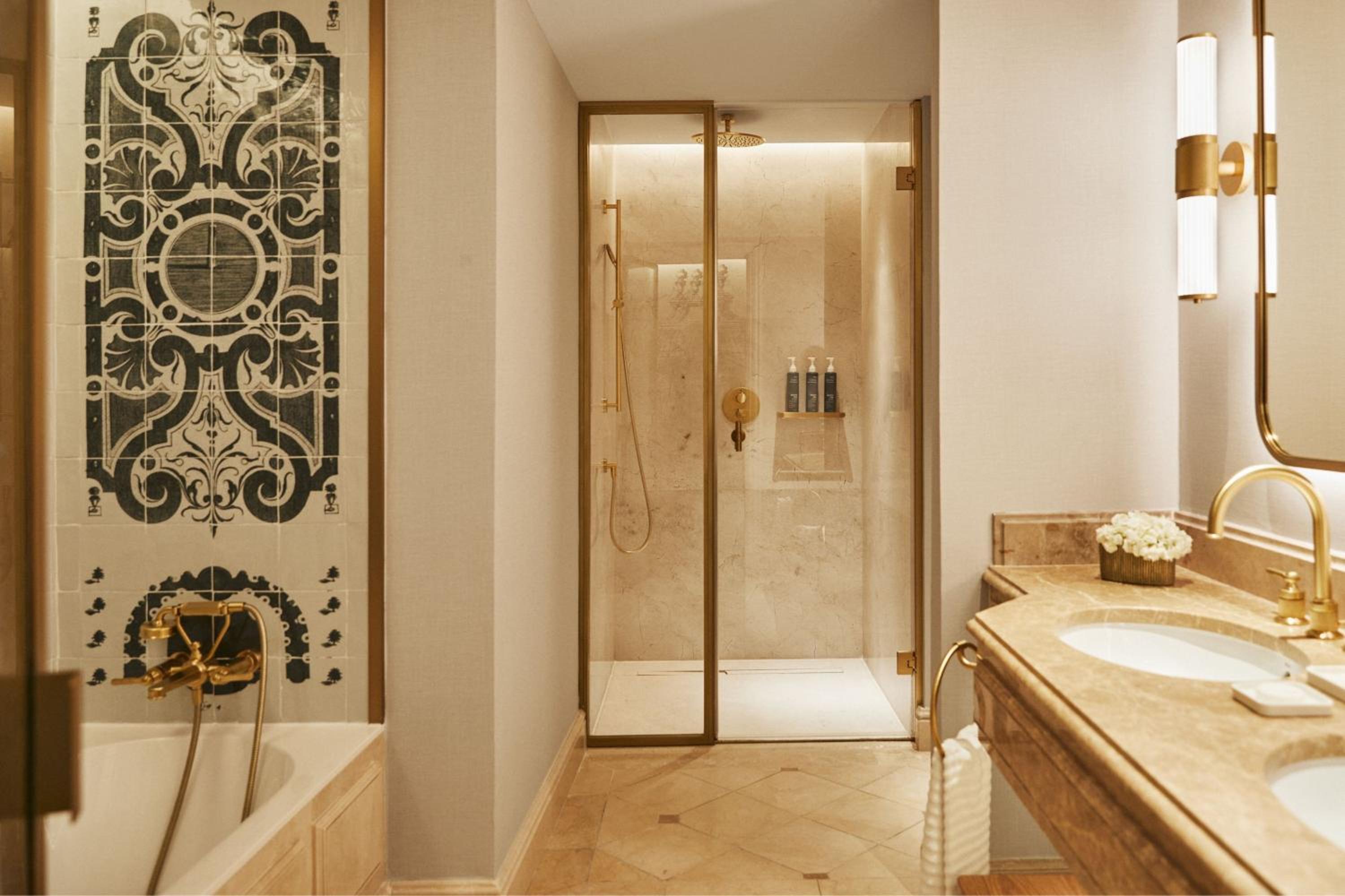 Palace Suite - Photo 12