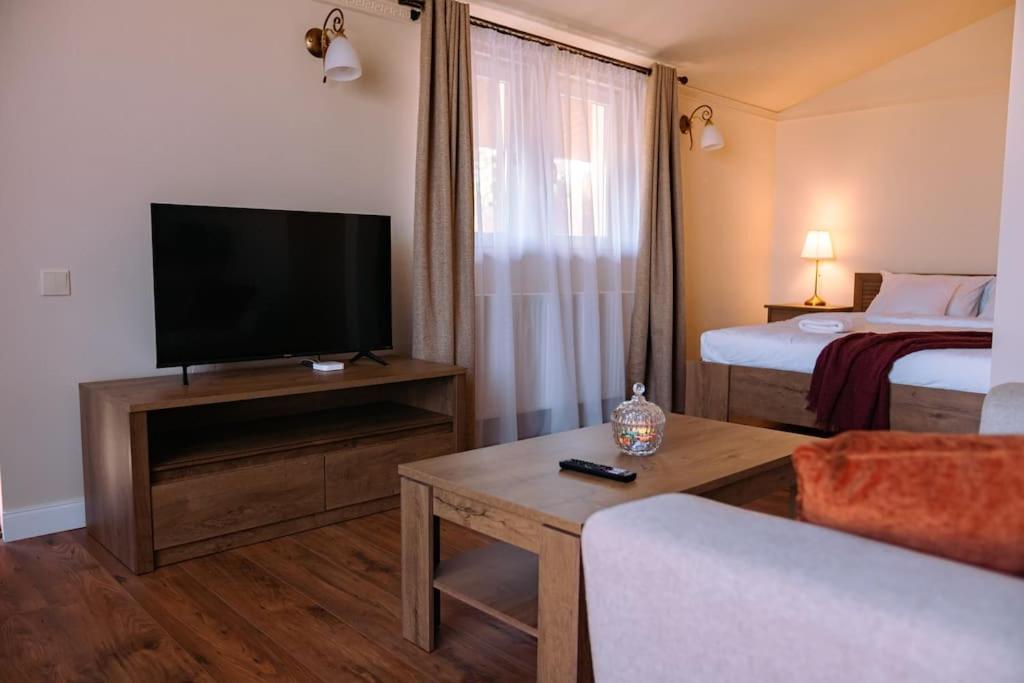 One-Bedroom Apartment - Photo 34