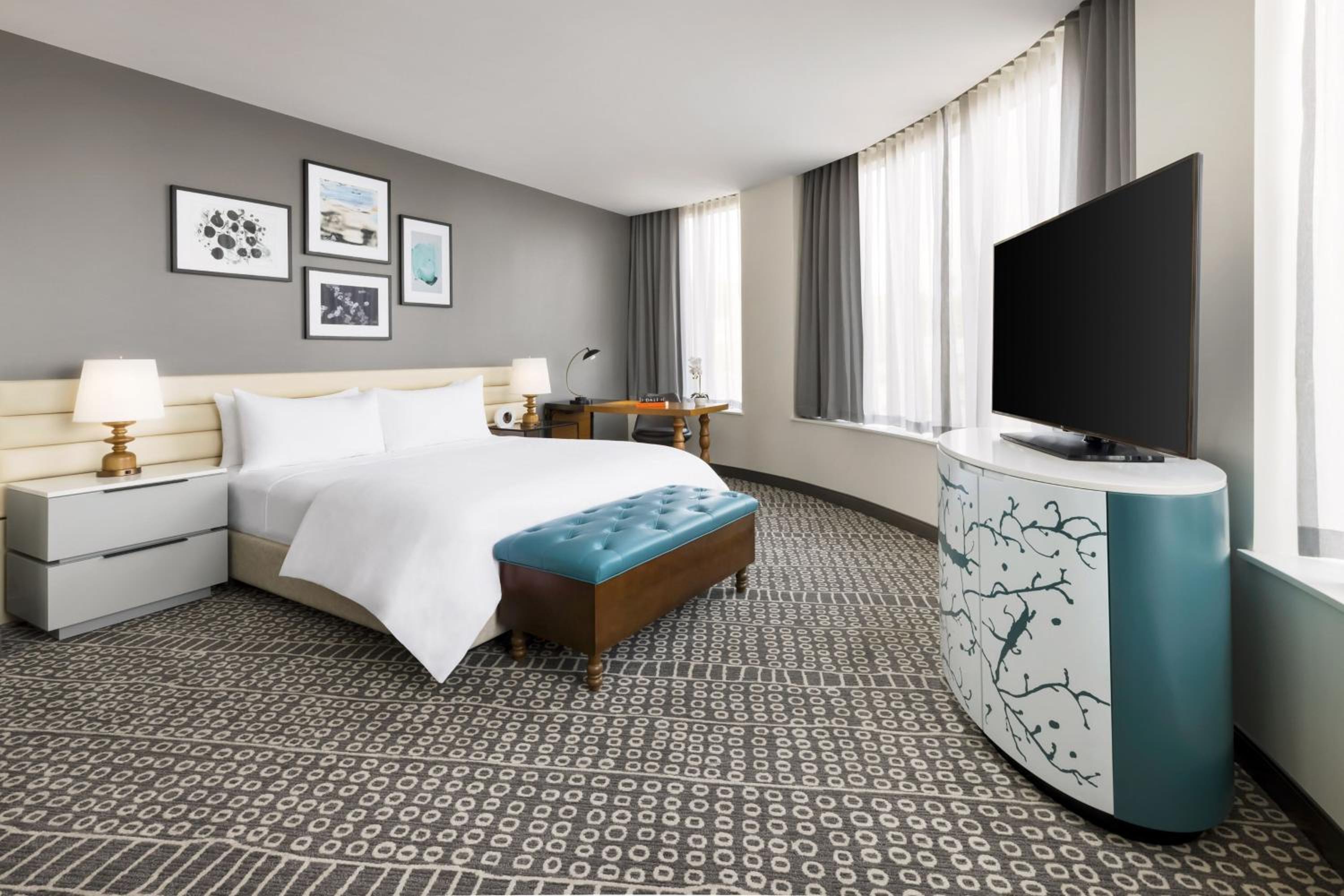 King Corner, Guest room, 1 King, Corner room