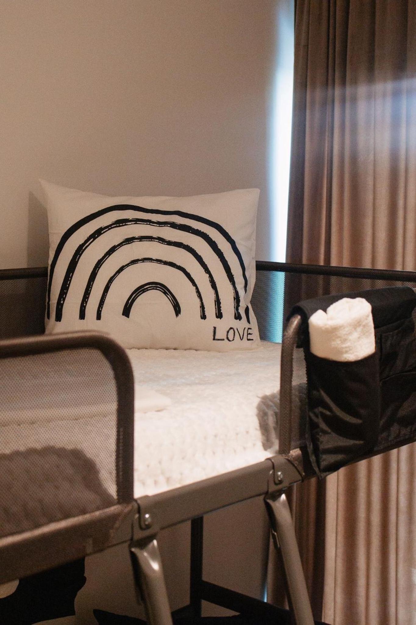 Male Dormitory Room photo 2