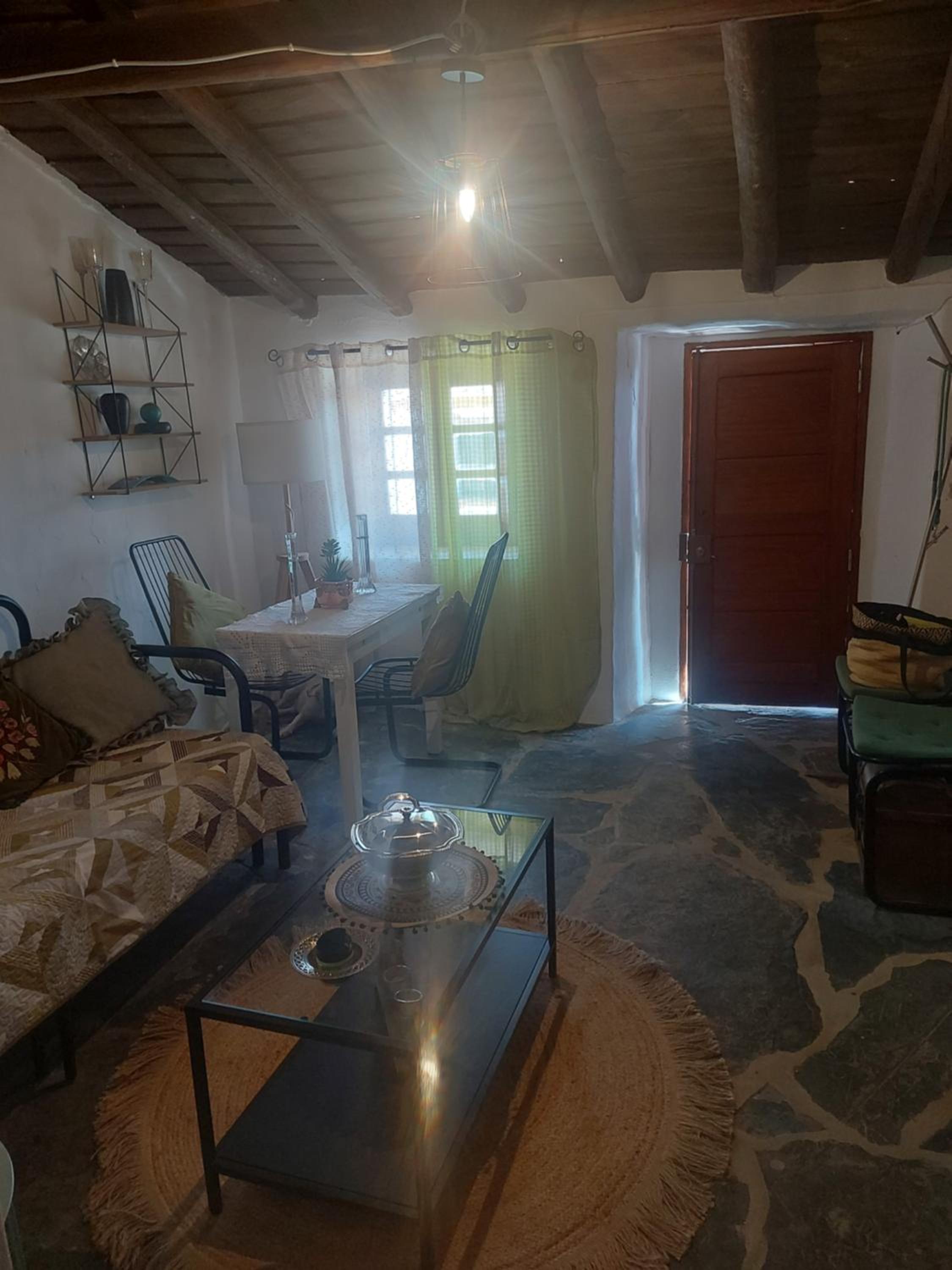 One-Bedroom House photo 1