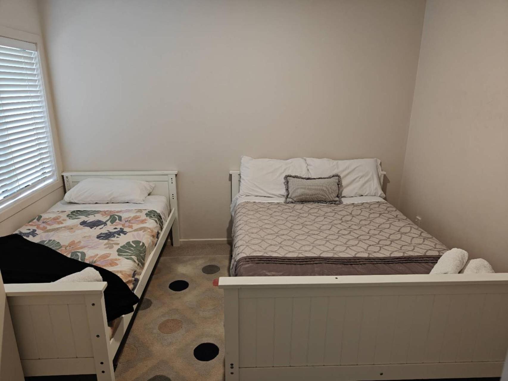 Two-Bedroom House - Photo 1