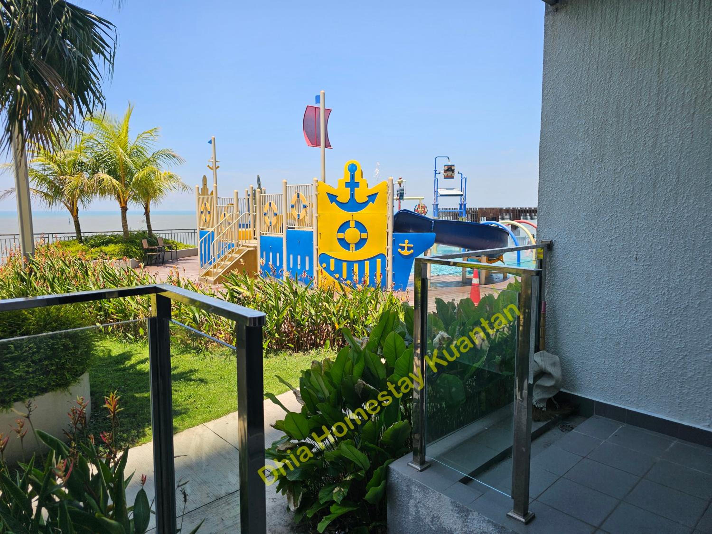 One-Bedroom Apartment with Sea View and Balcony photo 1
