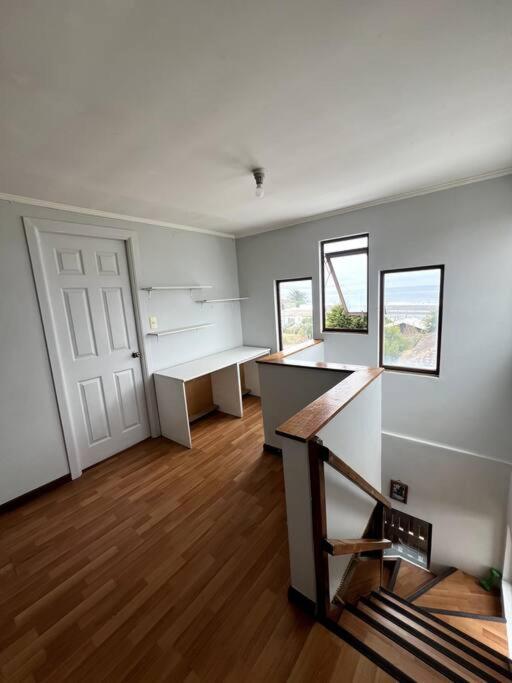 Three-Bedroom House photo 3