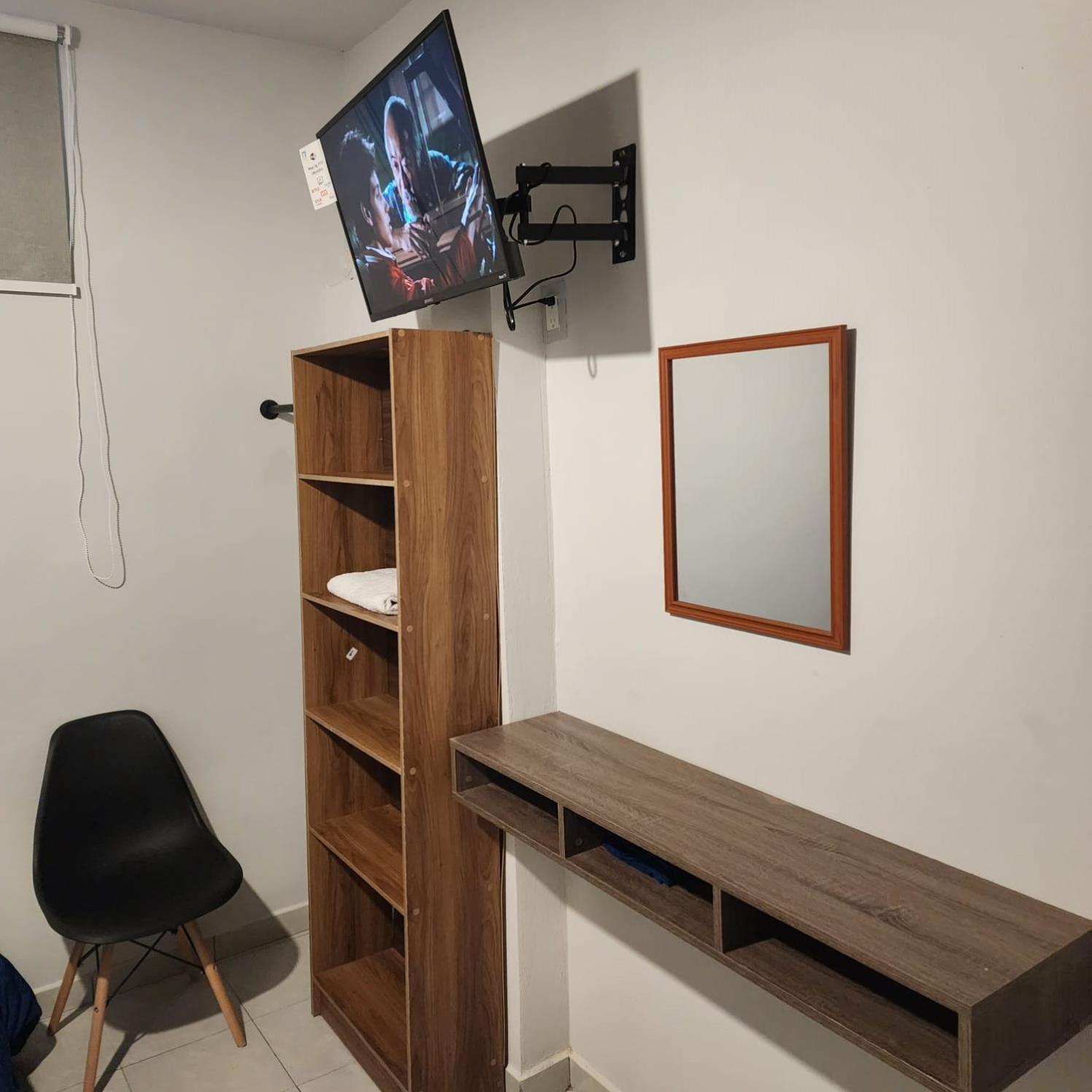 Single Room with Private Bathroom photo 3