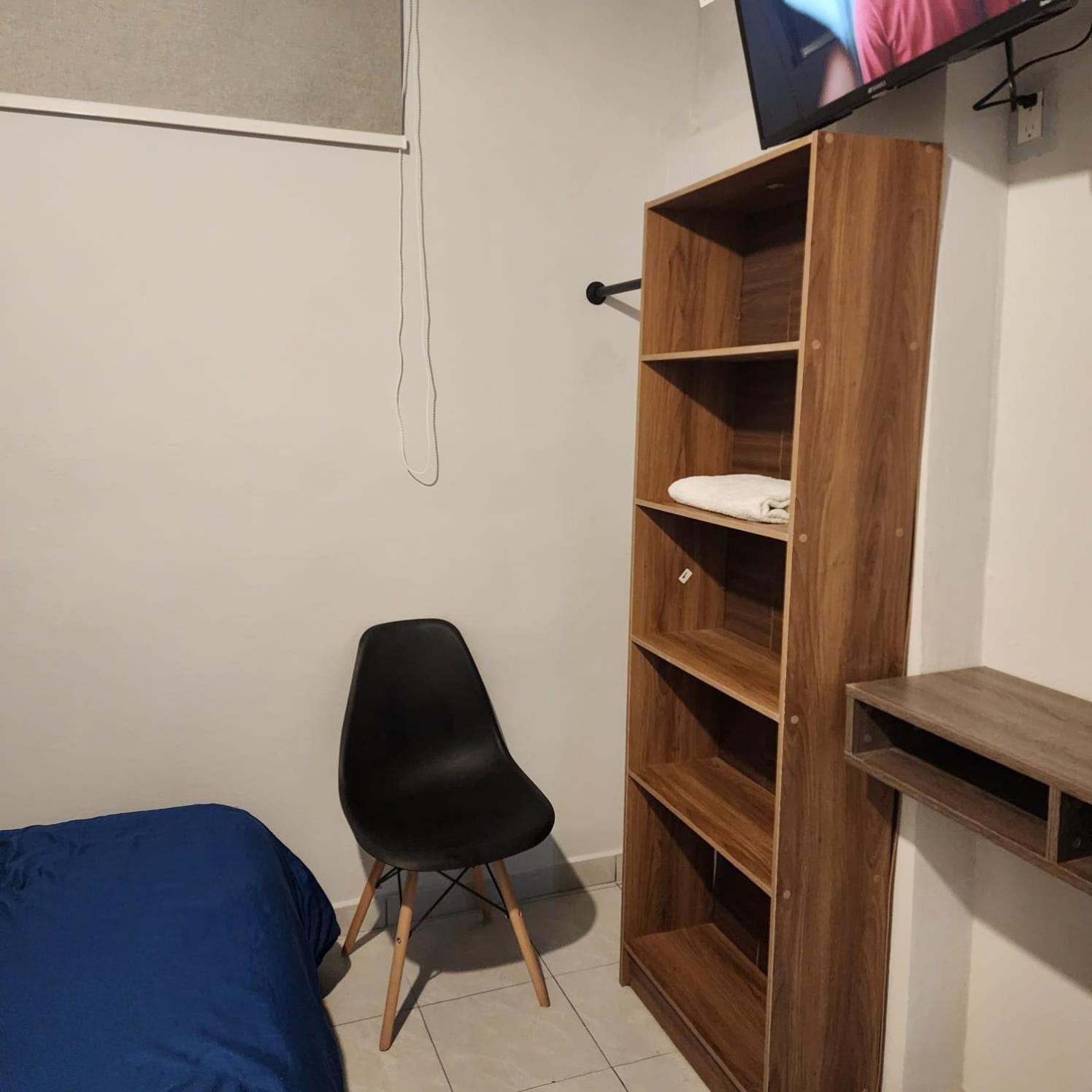 Single Room with Private Bathroom photo 2