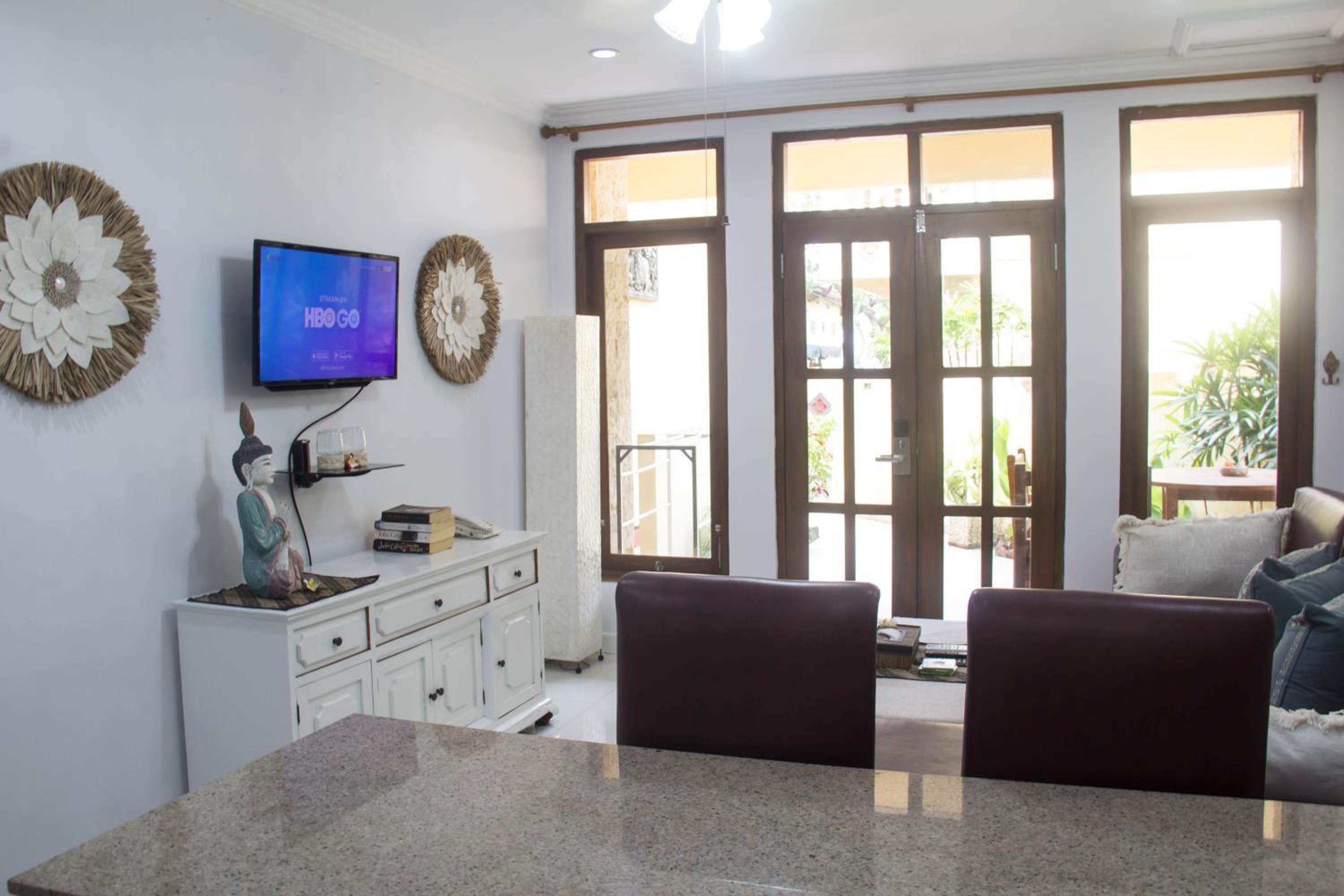 One-Bedroom Apartment - Photo 9