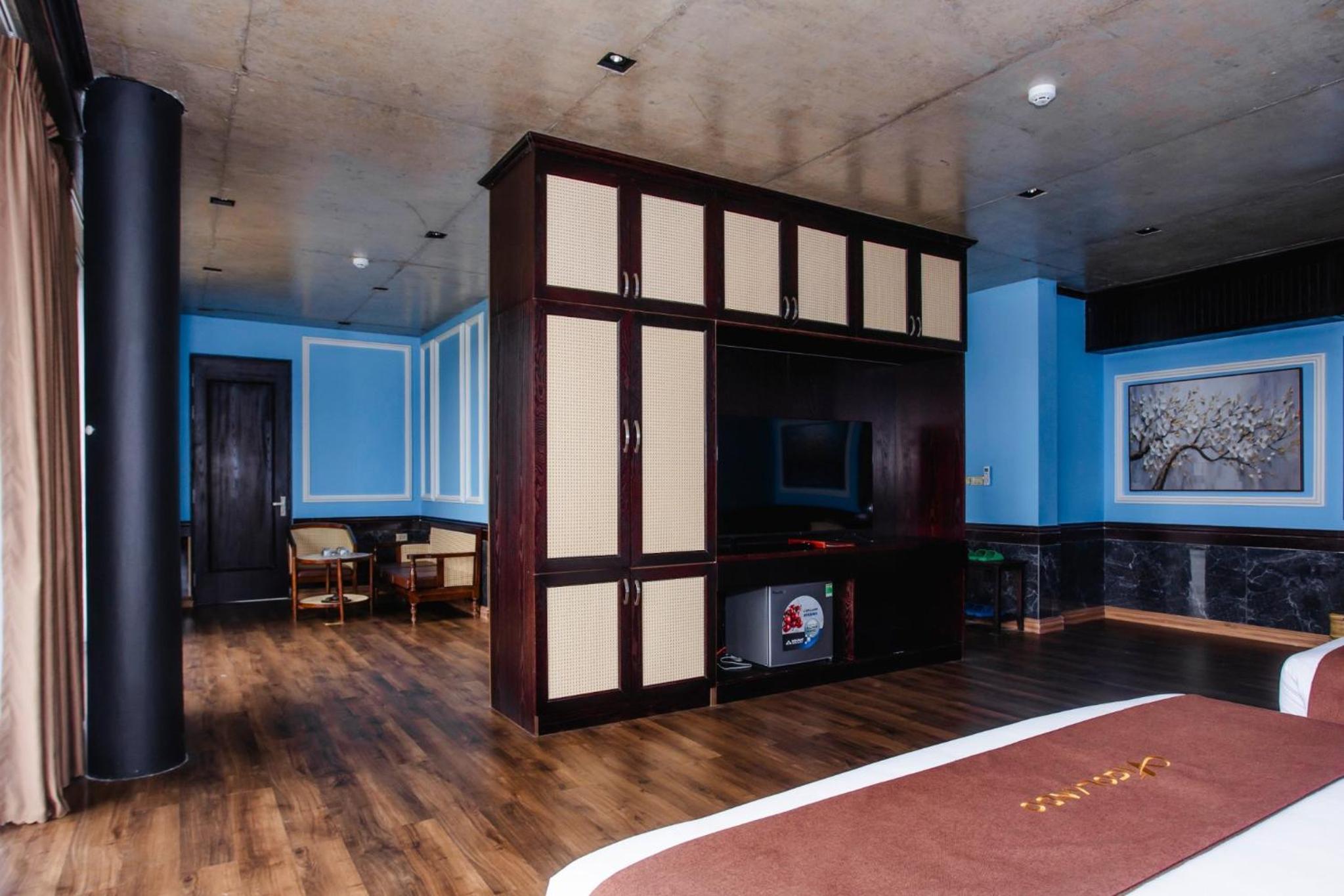 Family Room With Mountain View - Photo 8