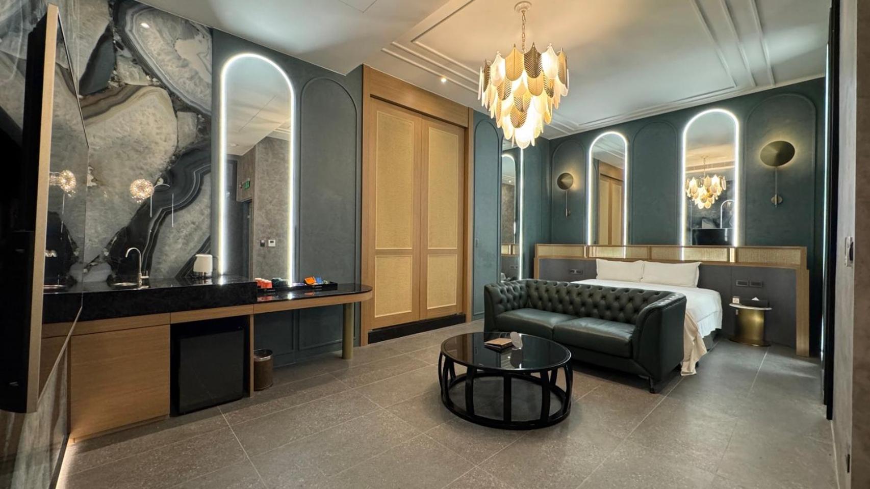 Deluxe Suite (Check In After 20:00) photo 3